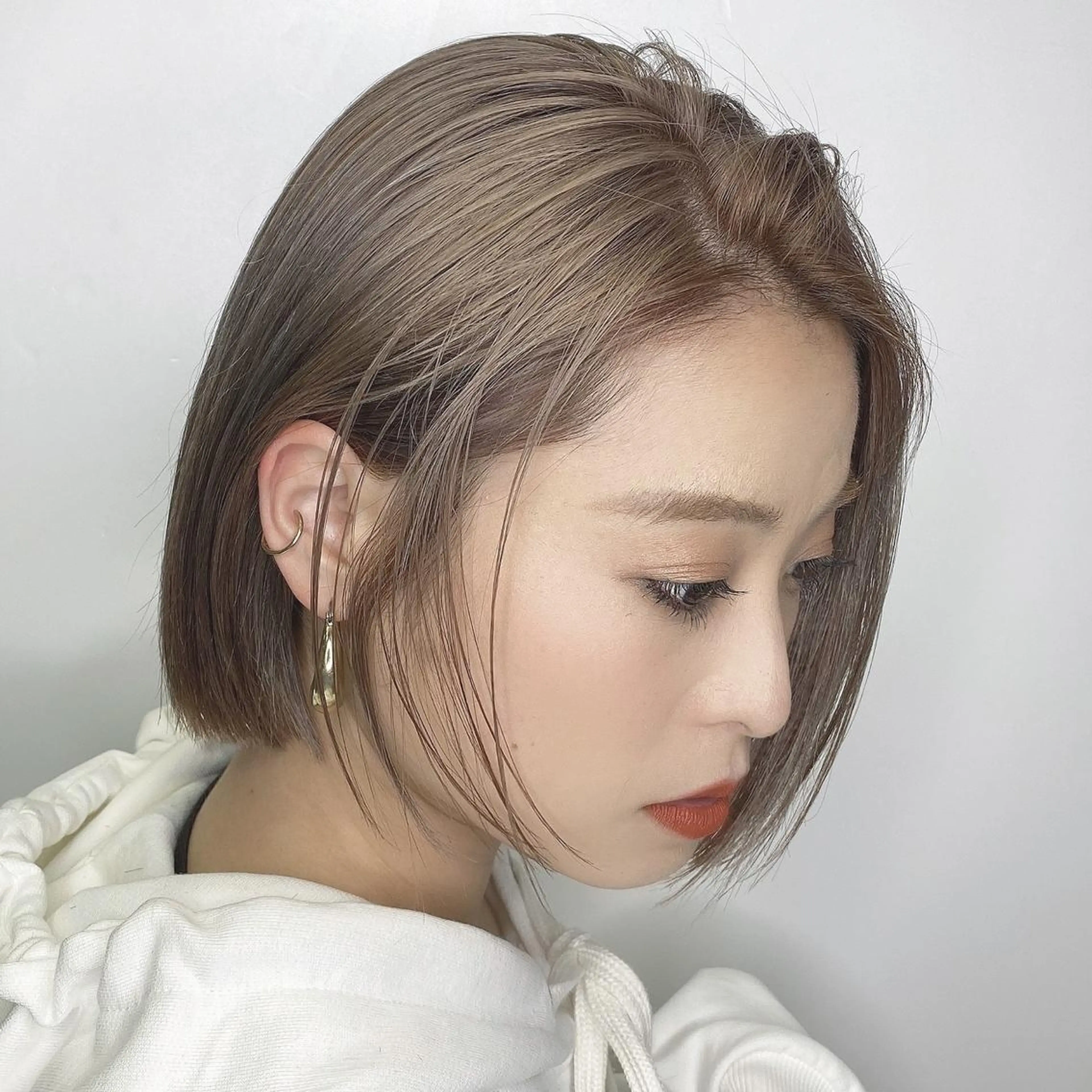 ショート カラー ベージュカラー ブリーチ カット ヘアカラー Steelo  渋谷所属・✴︎赤み除去カラー daichi✴︎のヘアスタイル