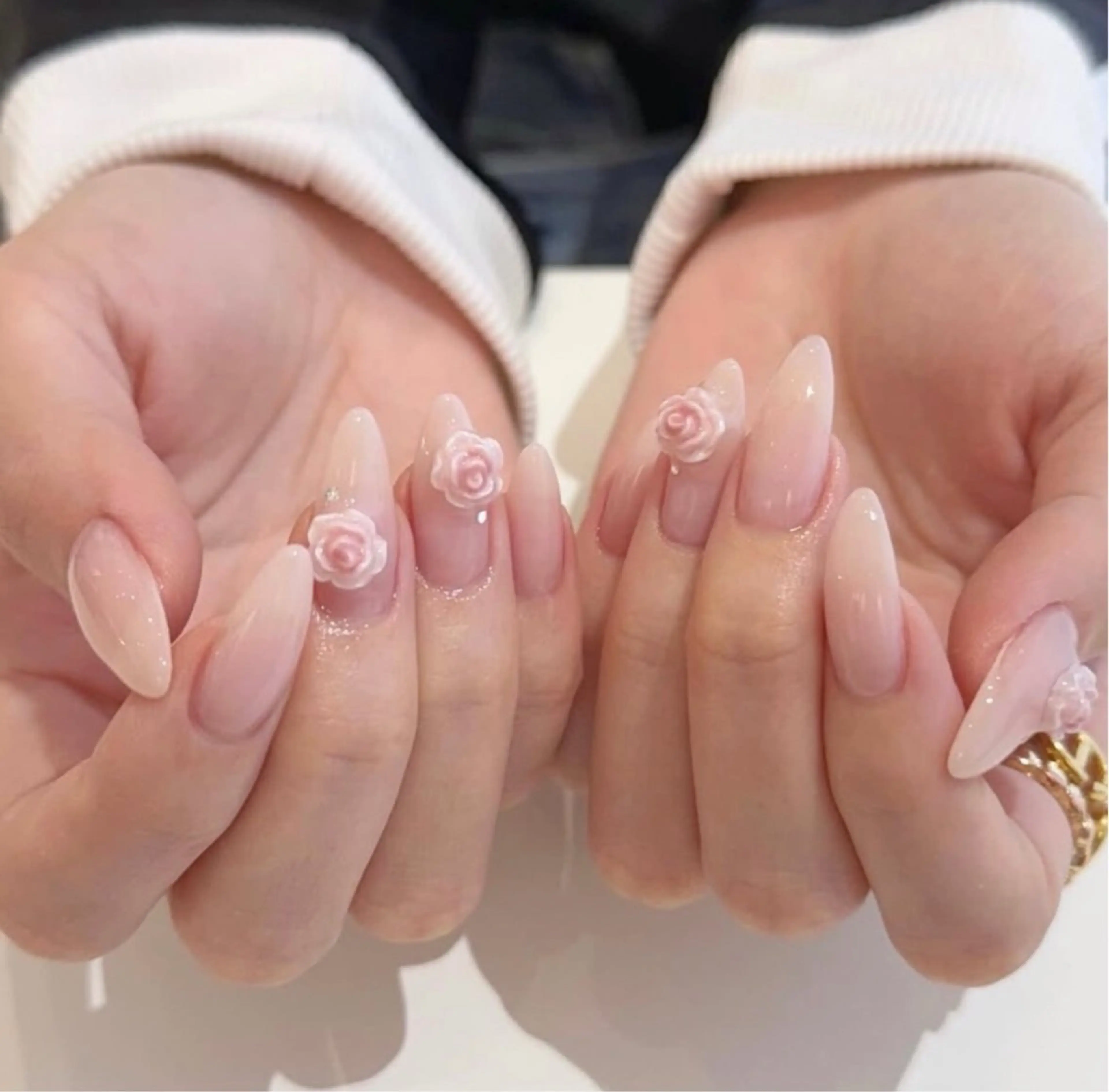 ネイル 長さ出し グラデーション キラキラネイル 韓国ネイル ラメ(グリッター) ハンドネイル ハンドケア Chisa Nail Studio所属・チ サのネイルデザイン