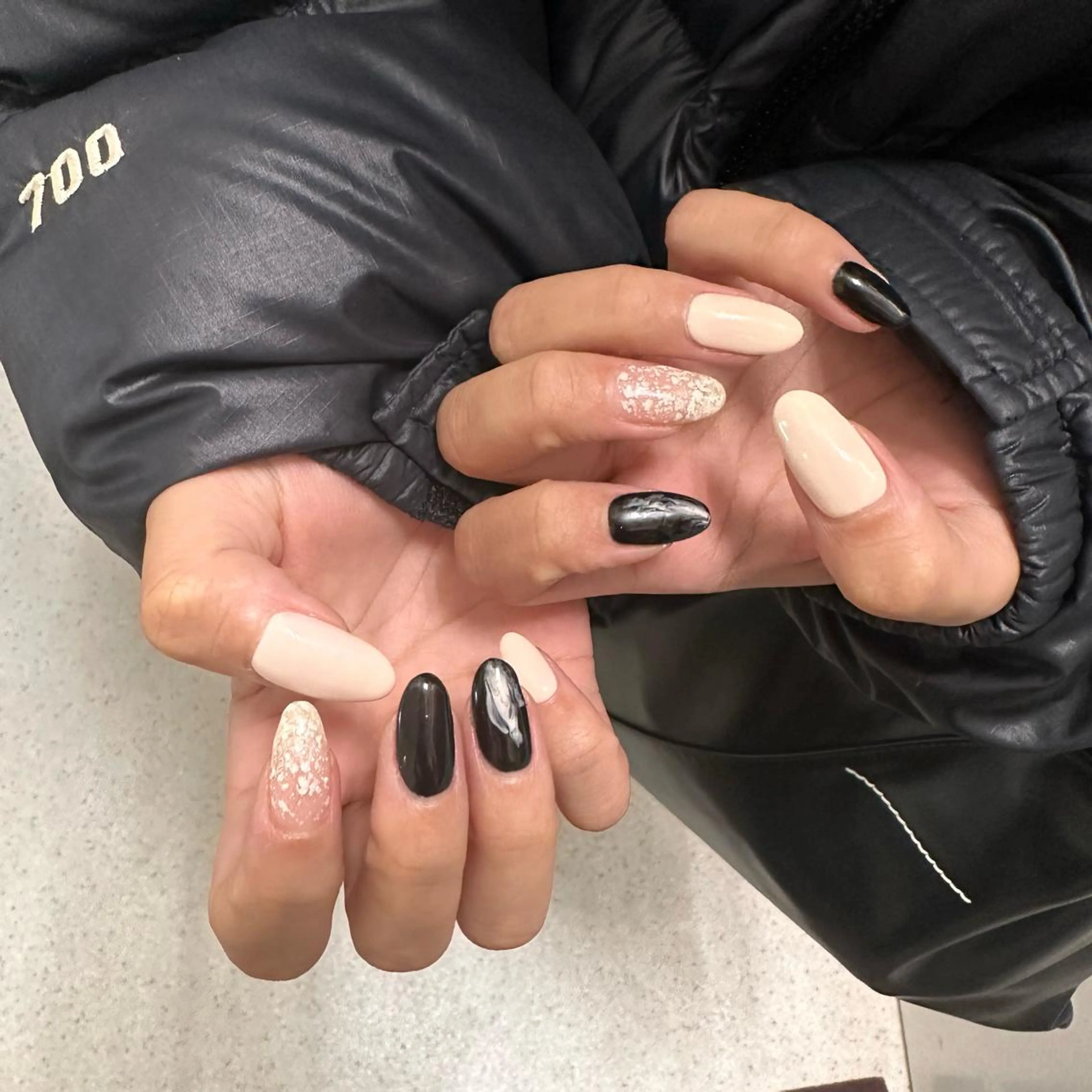 ネイル 𝗺𝗮𝗸𝗶 .のネイルデザイン