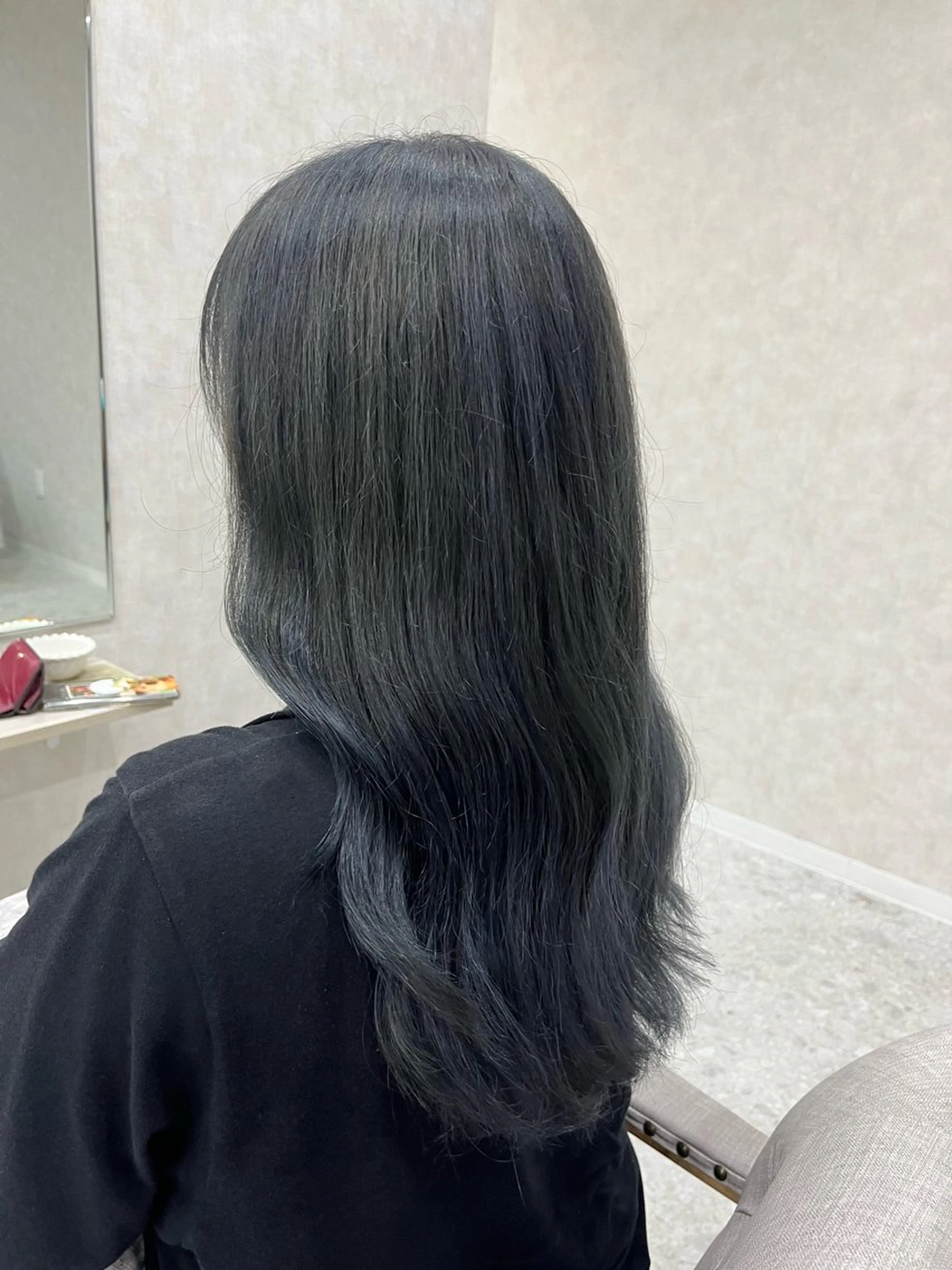 カラー ブルーカラー ブルーグレー ROEN ryokaのヘアスタイル