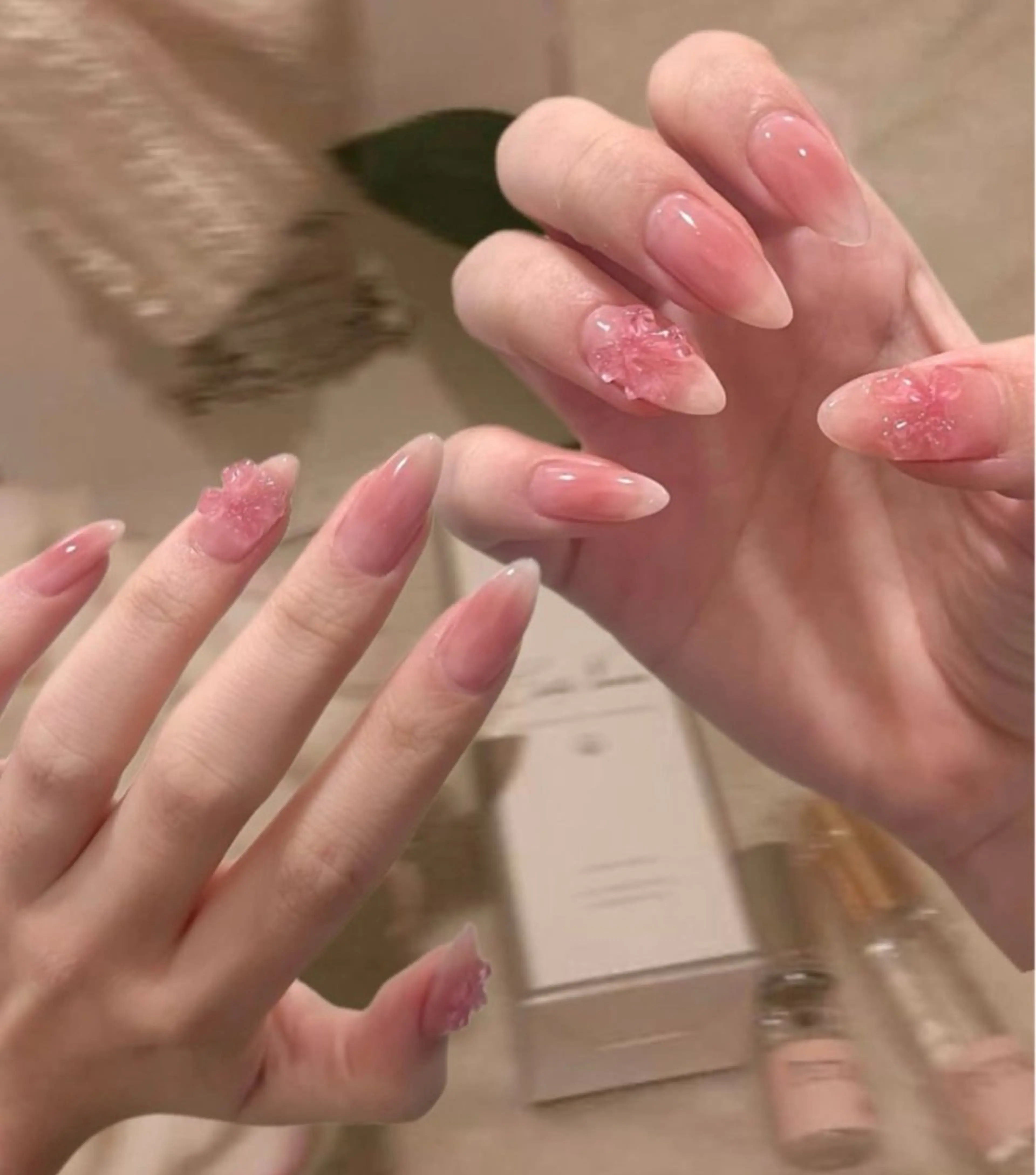 ネイル アートネイル オーロラネイル チークネイル フレンチネイル ガラスフレンチ ハンドネイル 🎀🎀YooLi Nail Salonのネイルデザイン