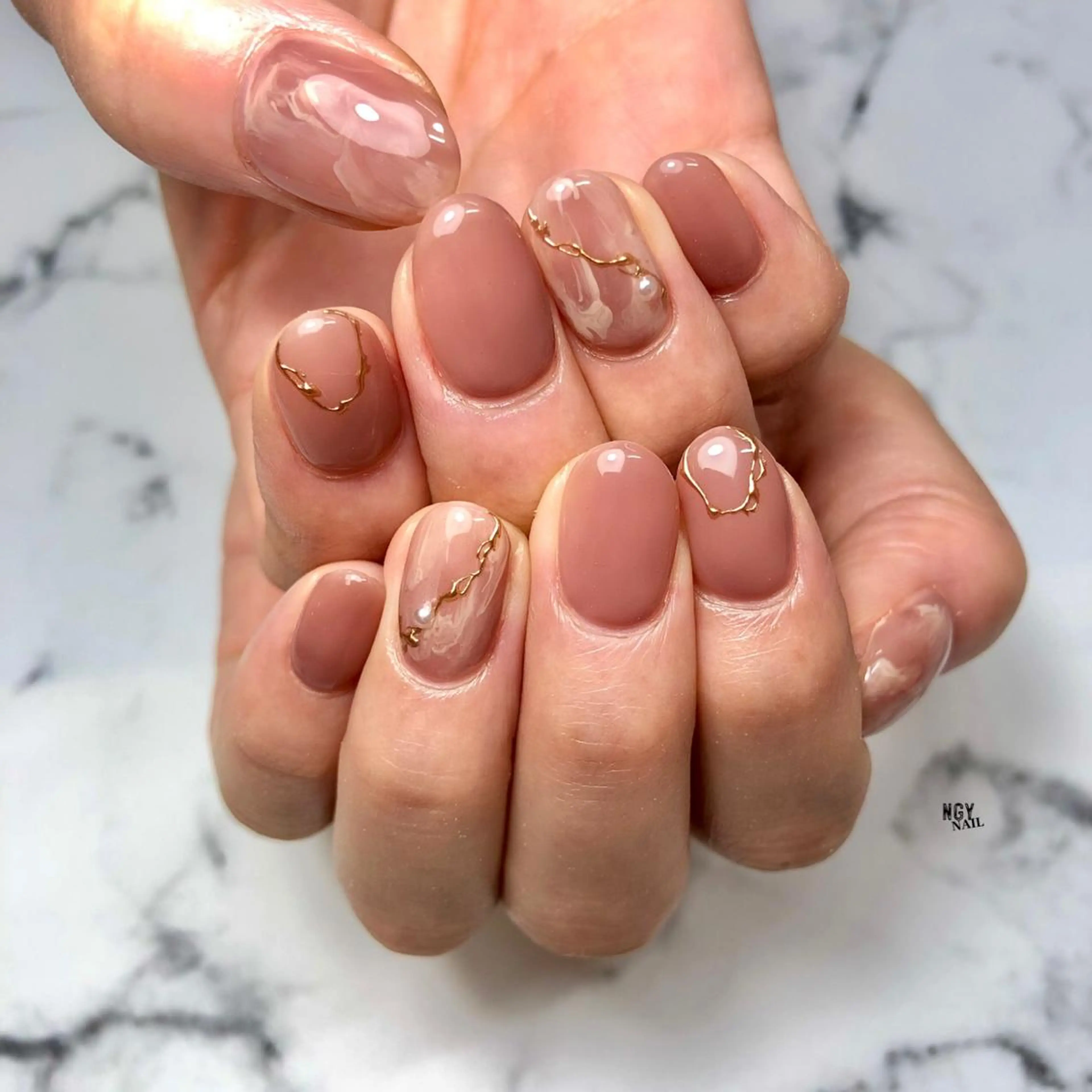 ネイル ブラウン 大理石ネイル(マーブル) ミラーネイル ニュアンスネイル ワンカラーネイル NAIL NOWのネイルデザイン