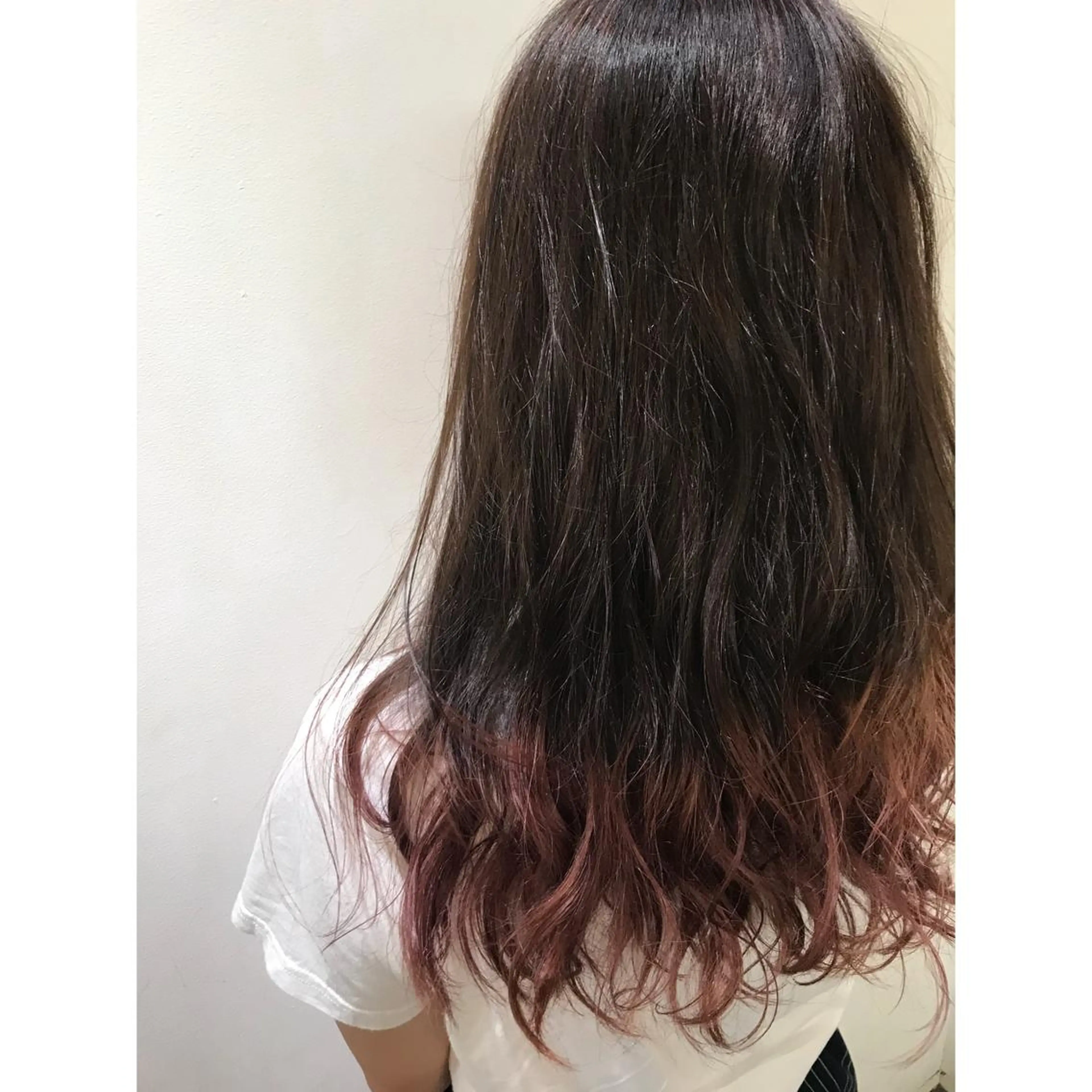 ロング カラー ブリーチ ピンクカラー トリートメント 坂西 春果のマツエク・マツパデザイン
