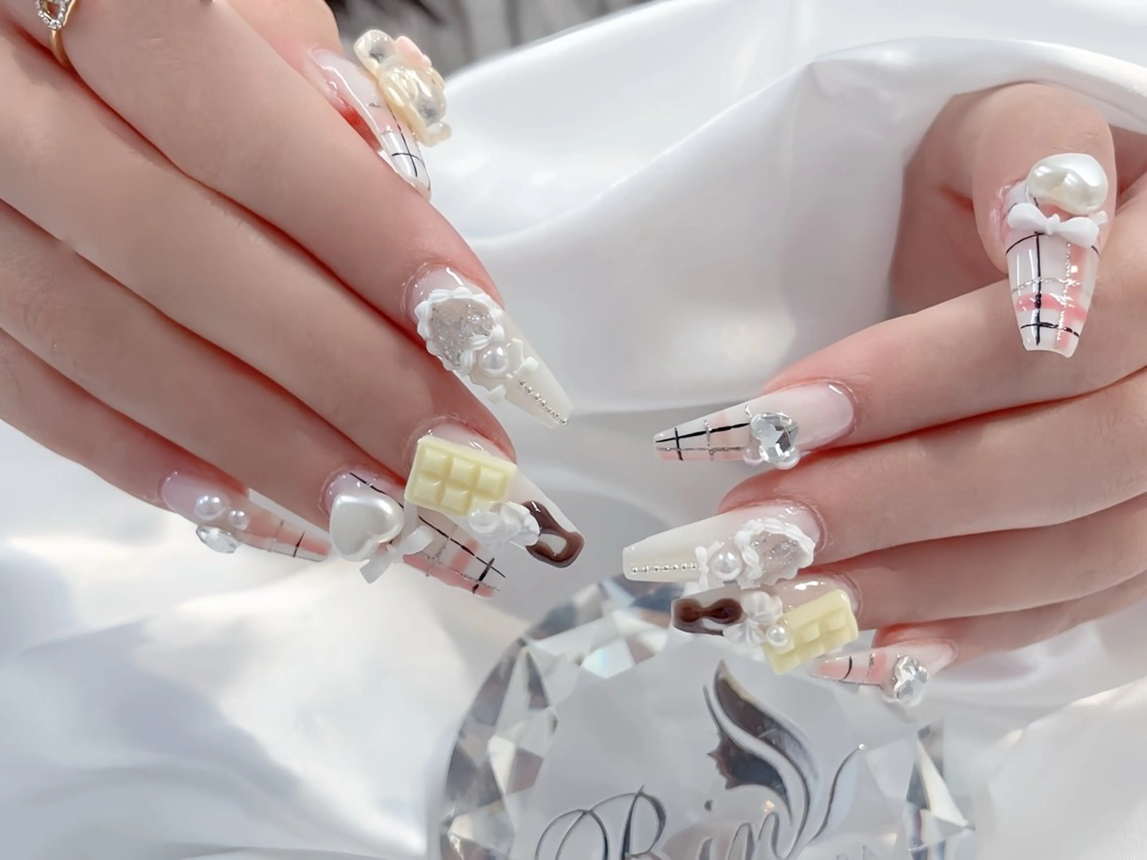 ネイル アートネイル ジェルネイル ロングネイル ニュアンスネイル スカルプネイル ハンドネイル Rin Nail 新大久保店のネイルデザイン