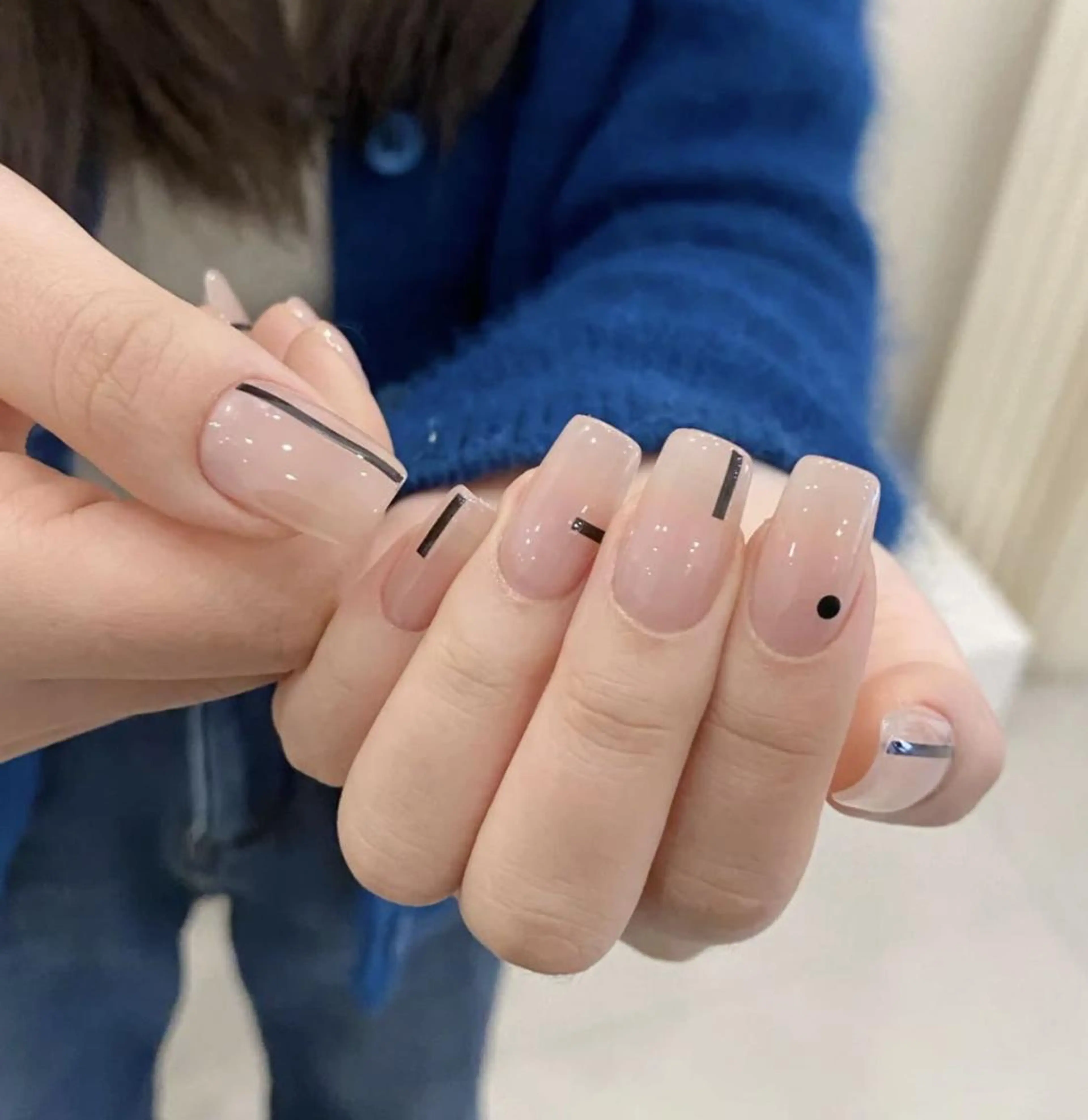 ネイル シンプルネイル Queens マオのネイルデザイン