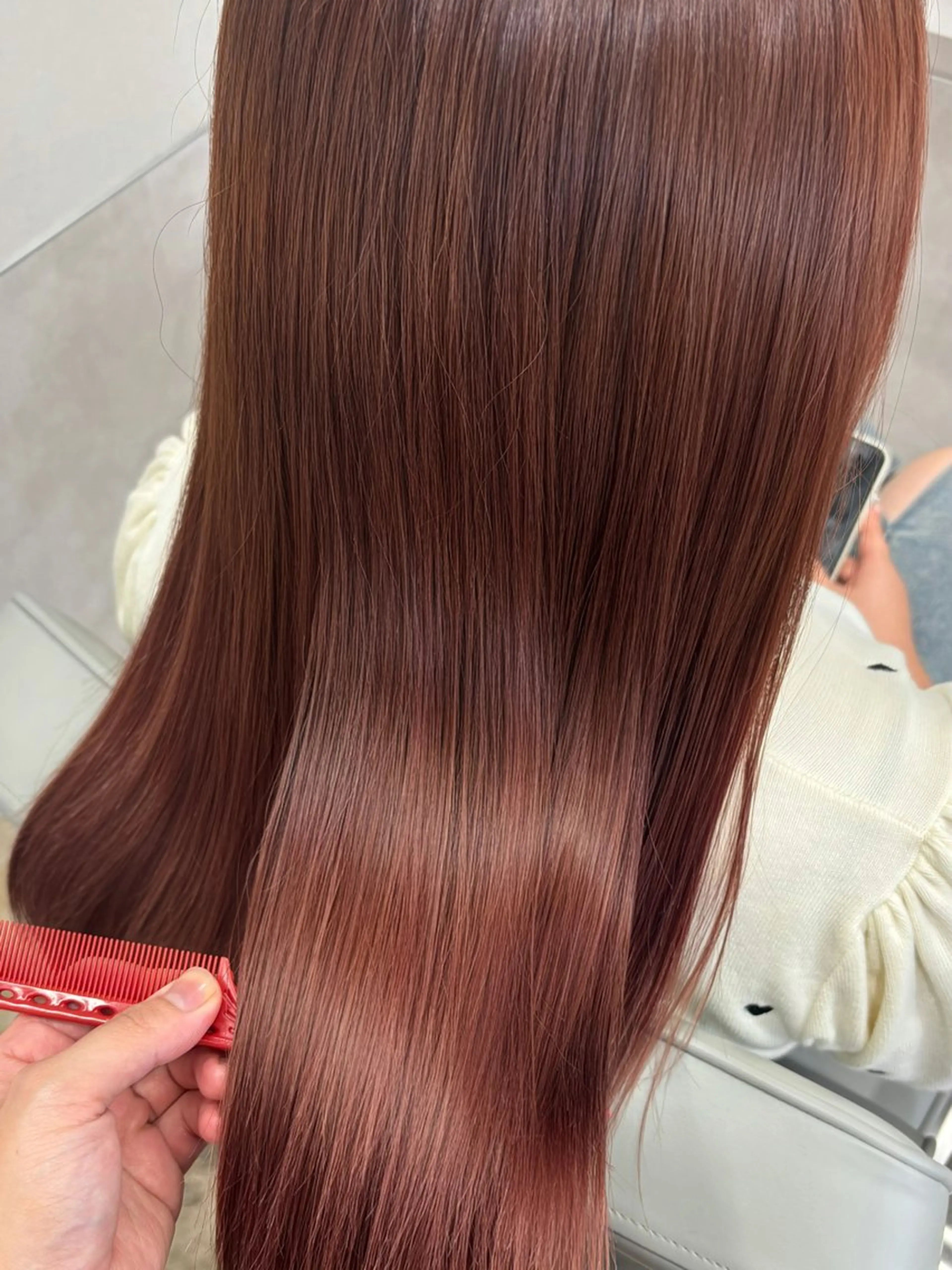 ロング カラー ピンクカラー 髪質改善 トリートメント makoto⌇レイヤ ー⌇艶カラー🍒のヘアスタイル