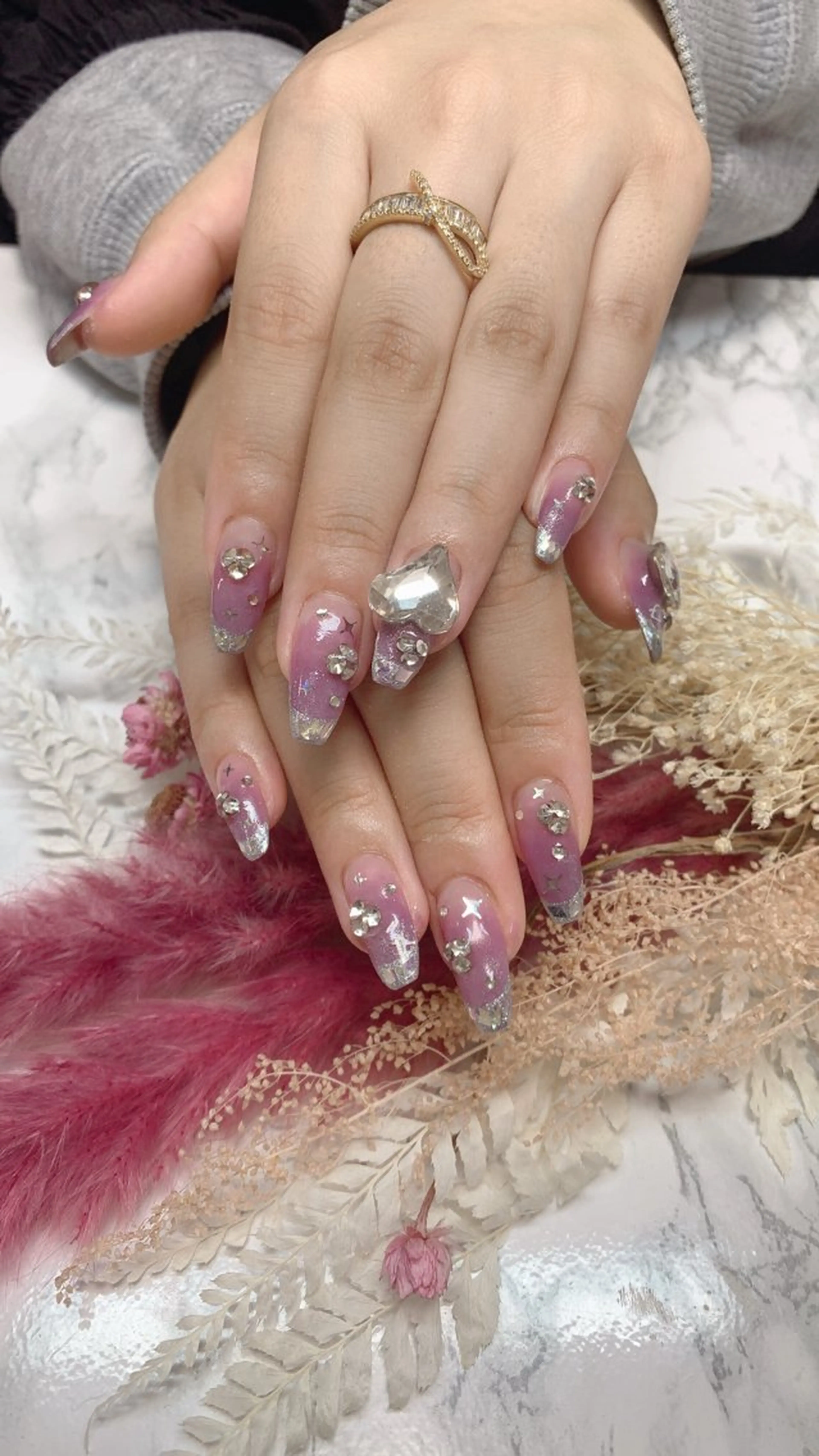 ネイル はな💎ネイル ワンホン、長さ出しのネイルデザイン