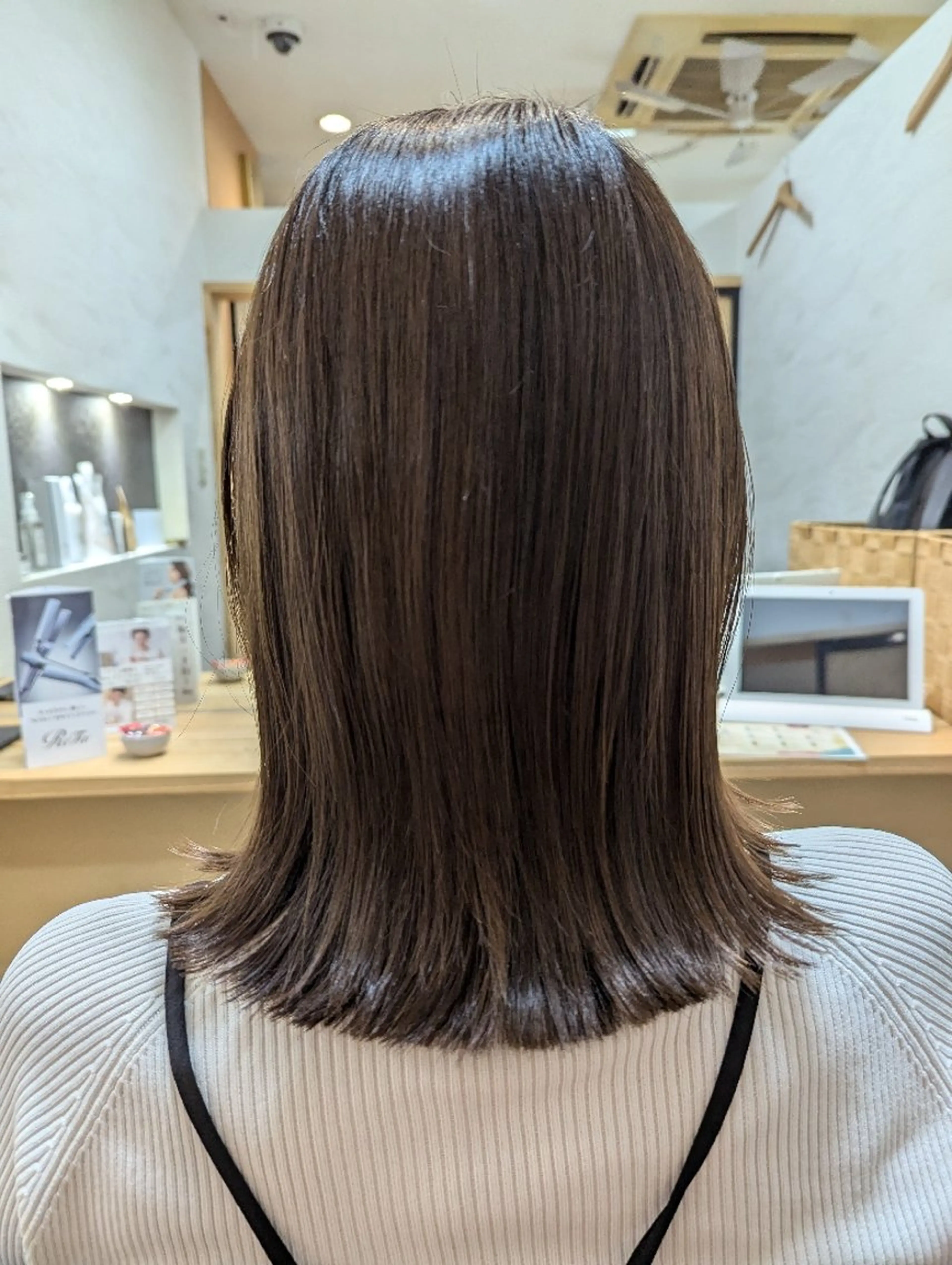 ミディアム カット ヘアカラー トリートメント 縮毛矯正・髪質改善専門店 髪屋こころ 東川口店所属・髪屋こころ 峯村 衣舞のヘアスタイル