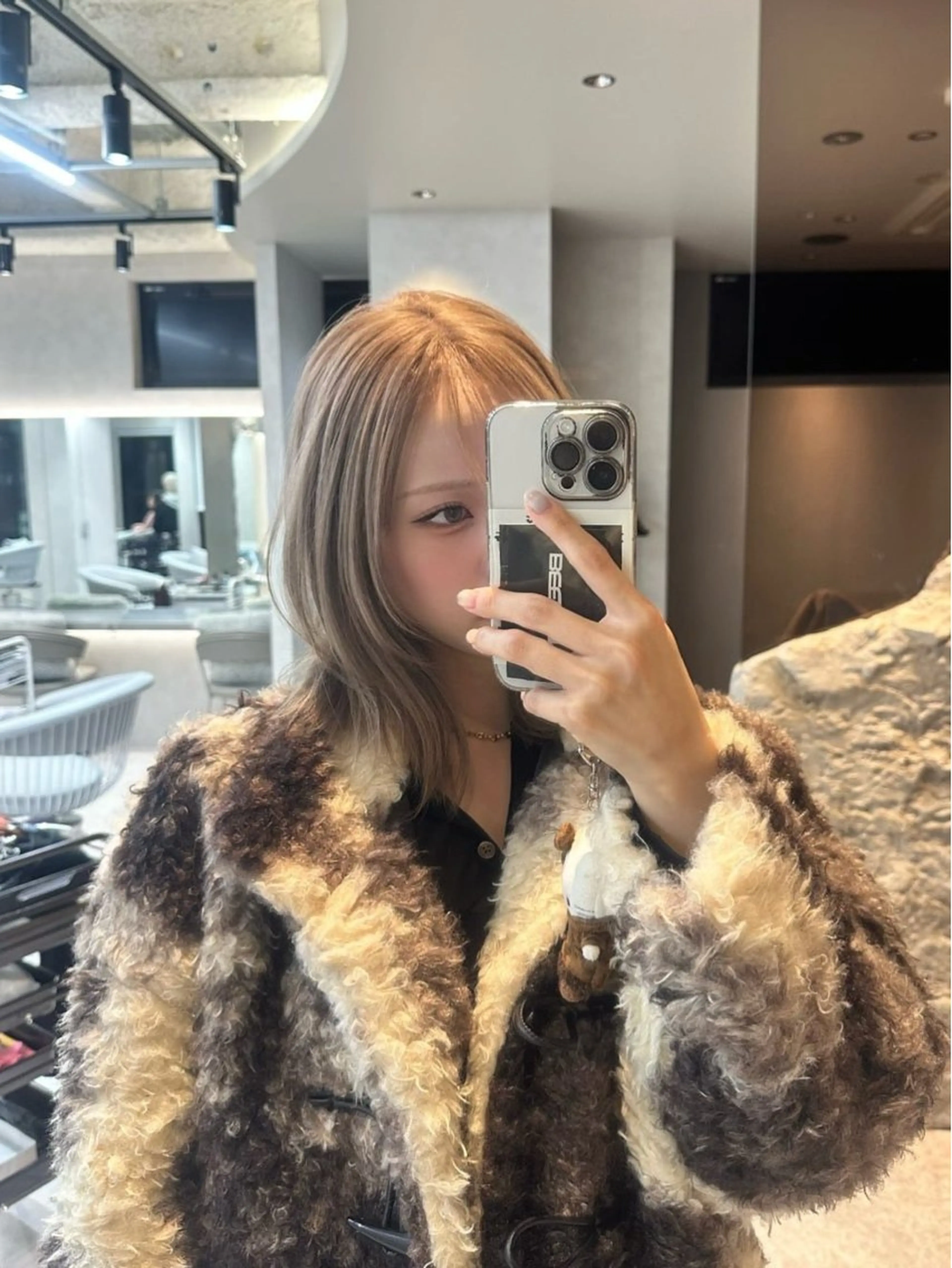 ミディアム カラー ヘアカラー トリートメント ハイトーンヘア れおん🌙のヘアスタイル