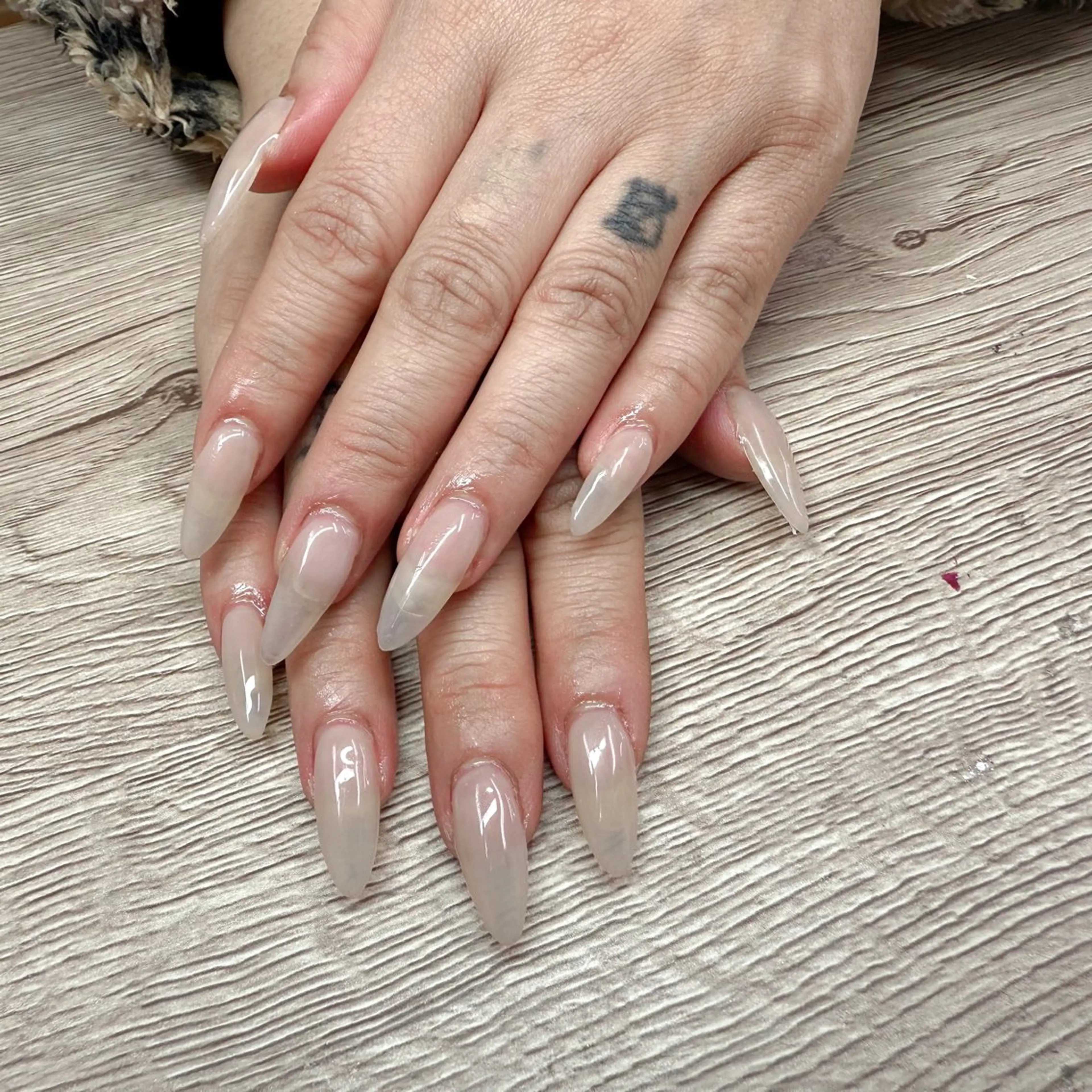 ネイル ワンカラーネイル ハンドネイル 松山 碧のエステ・リラクイメージ