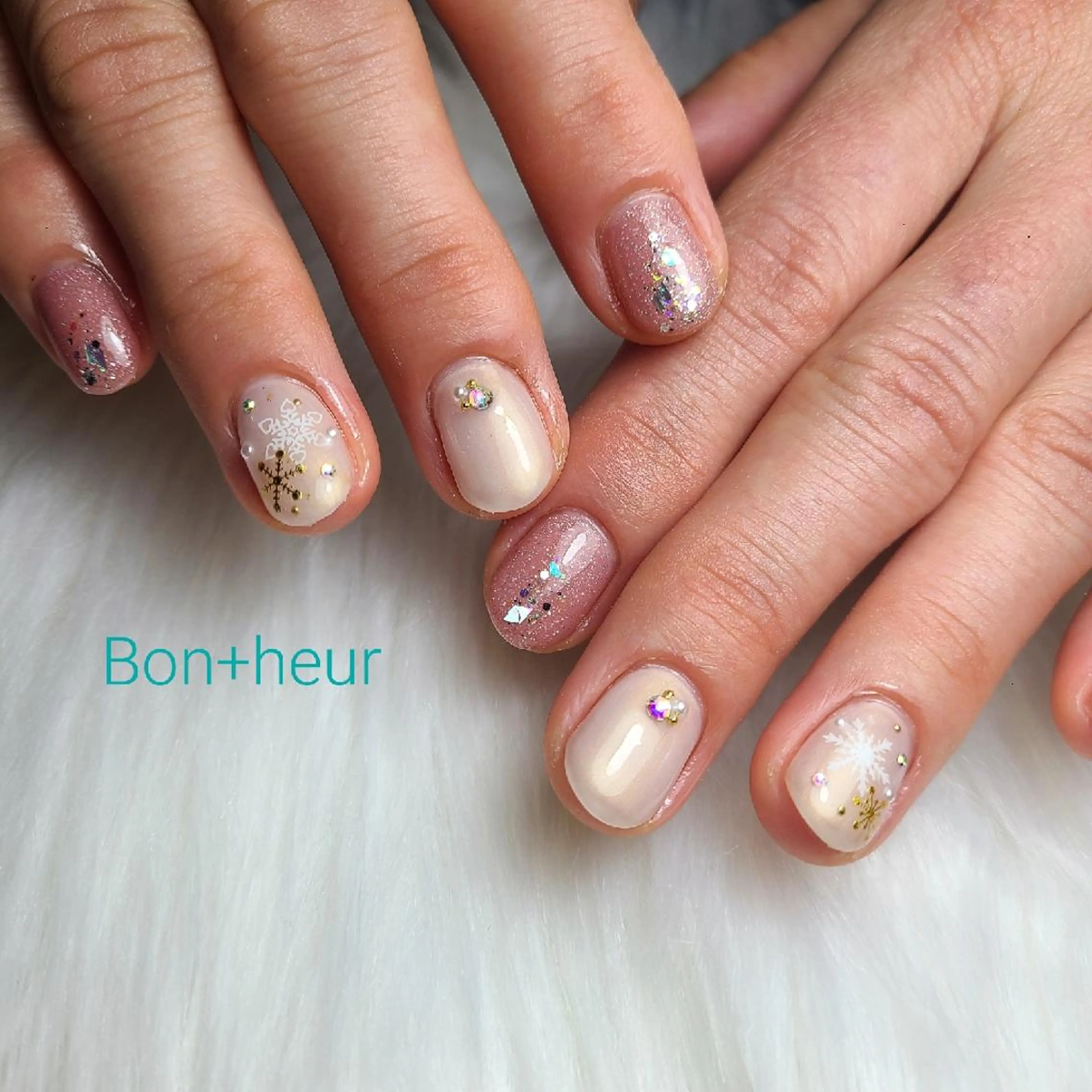 ネイル ジェルネイル ラメ(グリッター) ニュアンスネイル オフィスネイル ワンカラーネイル 宮口 紗子のネイルデザイン