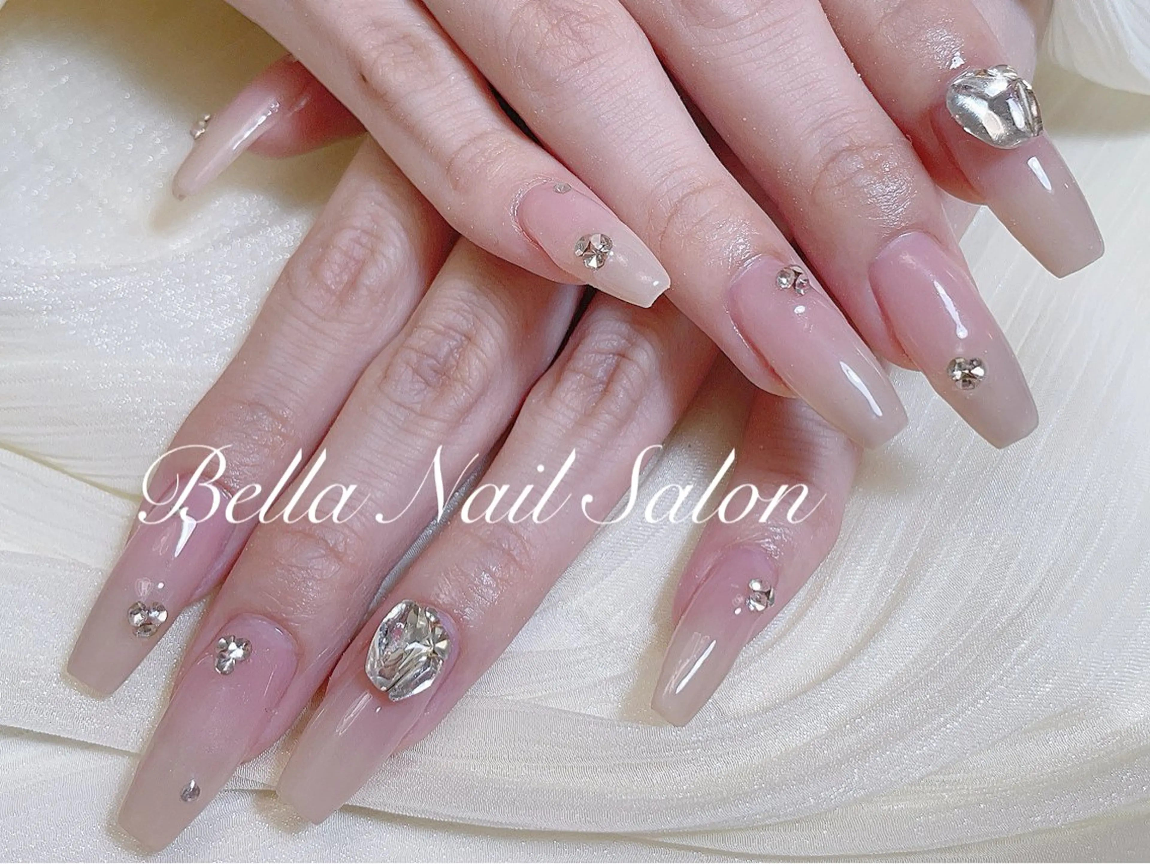 ネイル ハンドネイル Bella Nail Salonパラジェルのネイルデザイン