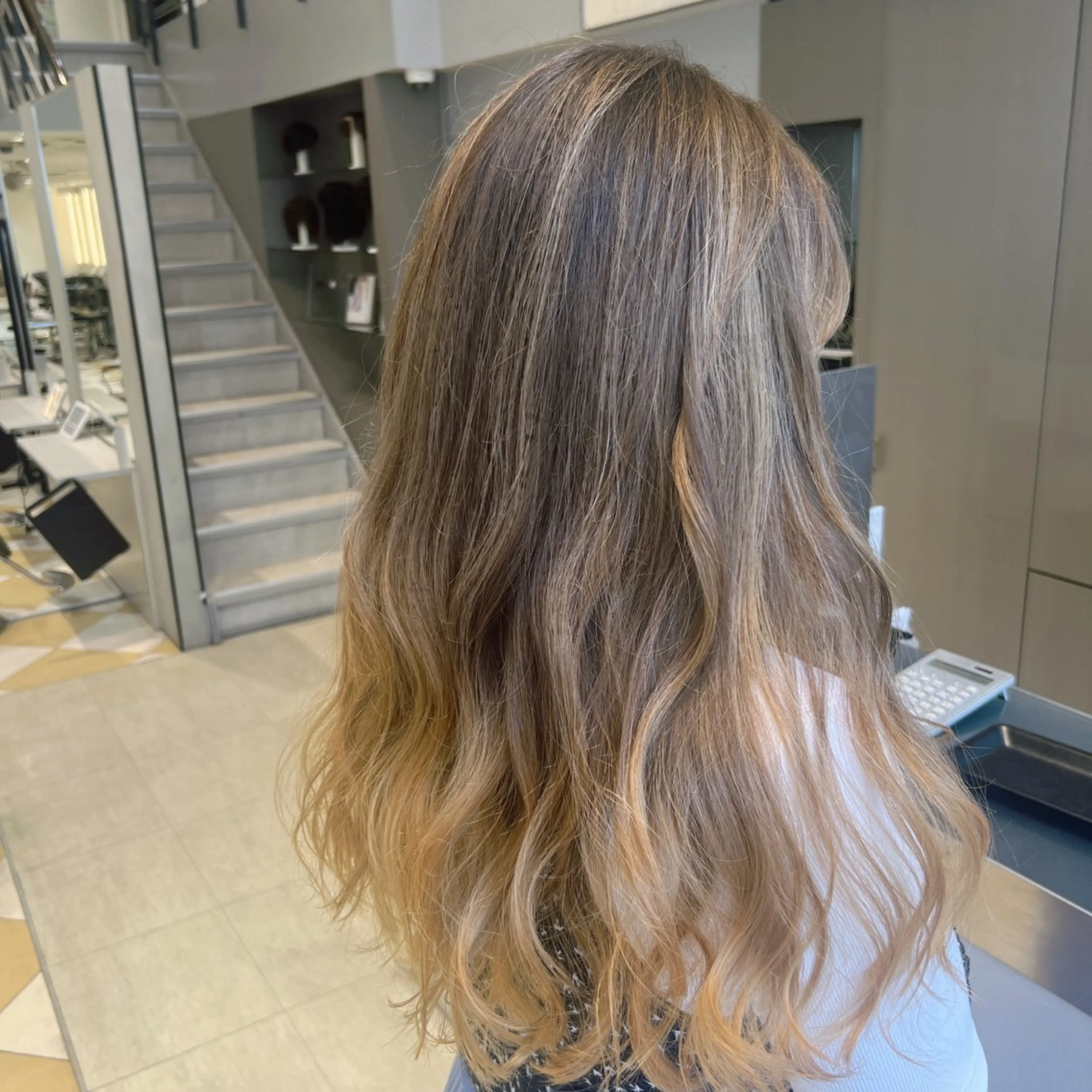 ロング カラー 李 文のヘアスタイル