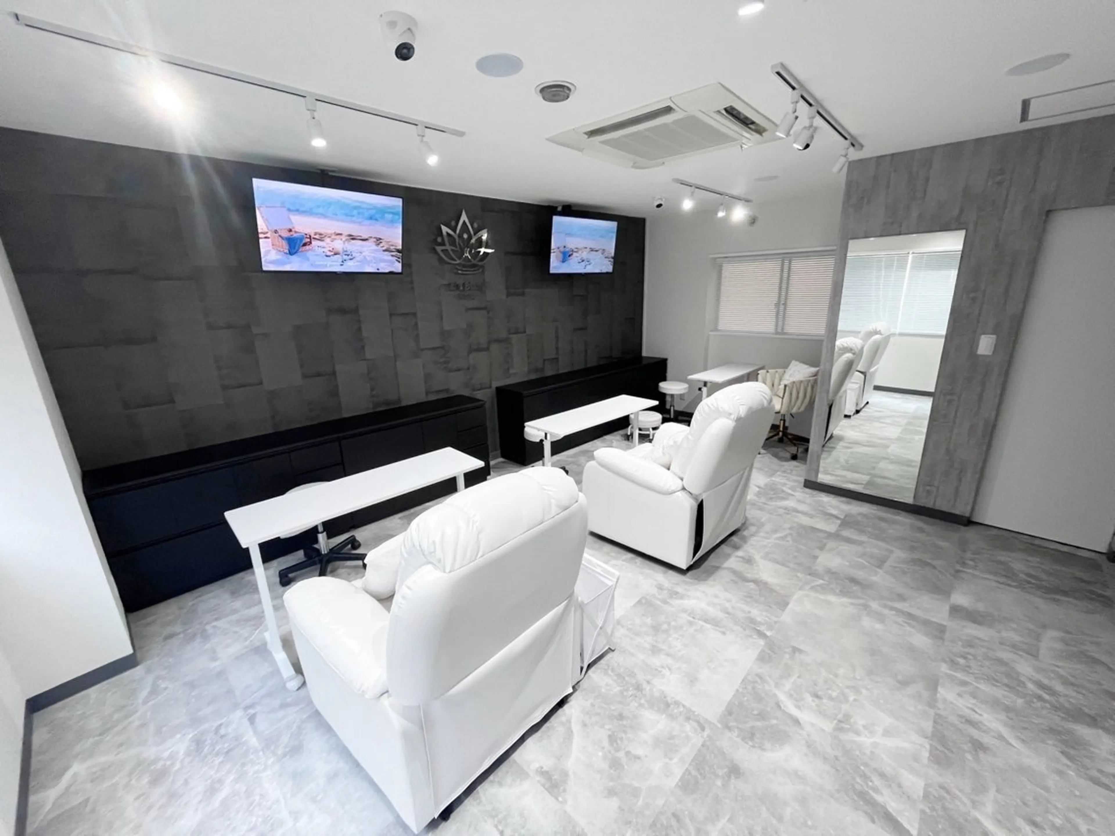 ネイル リスブラン小伝馬町 AKARIのマツエク・マツパデザイン