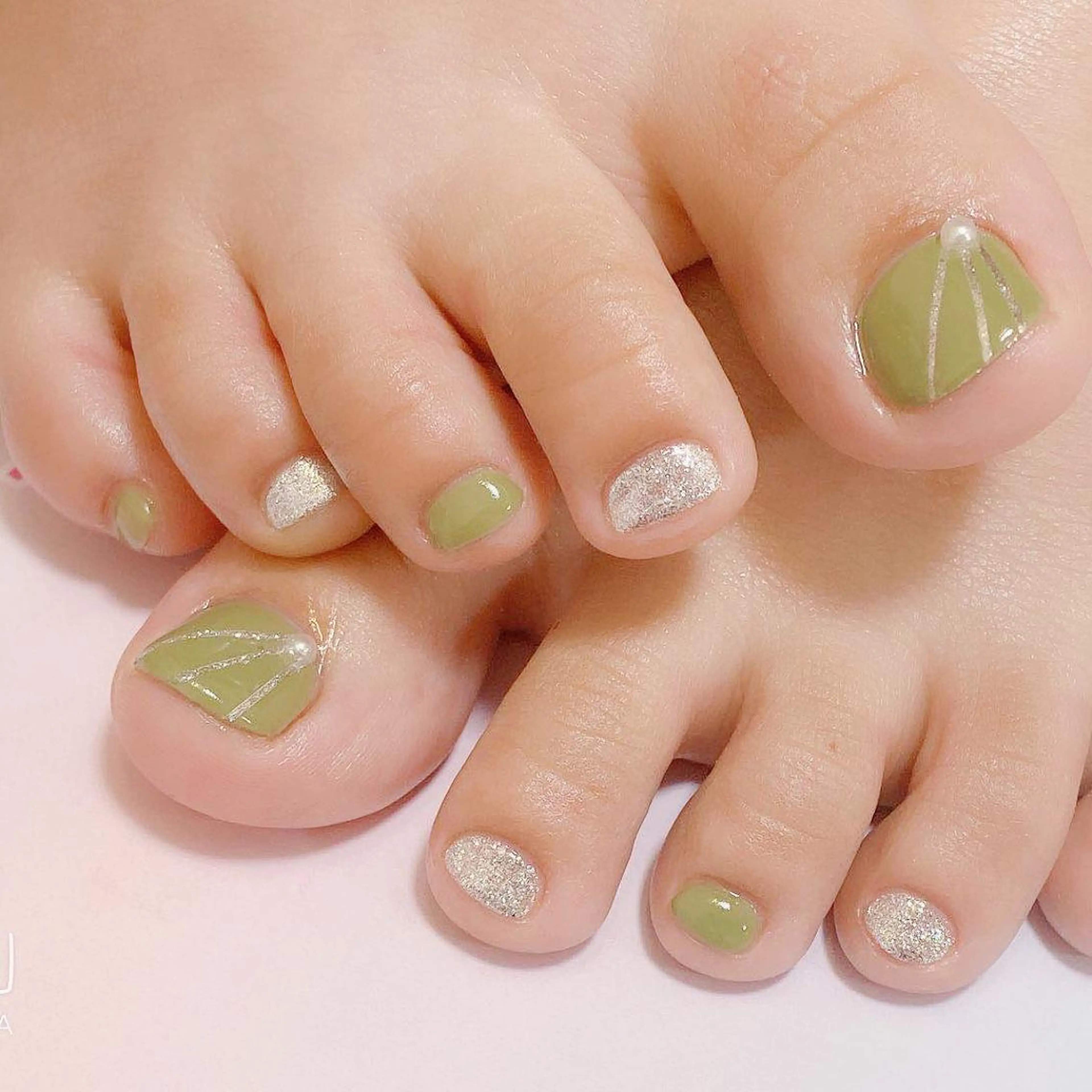 ネイル フットネイル ネイルサロンエクラ 🫧Shizukaのネイルデザイン