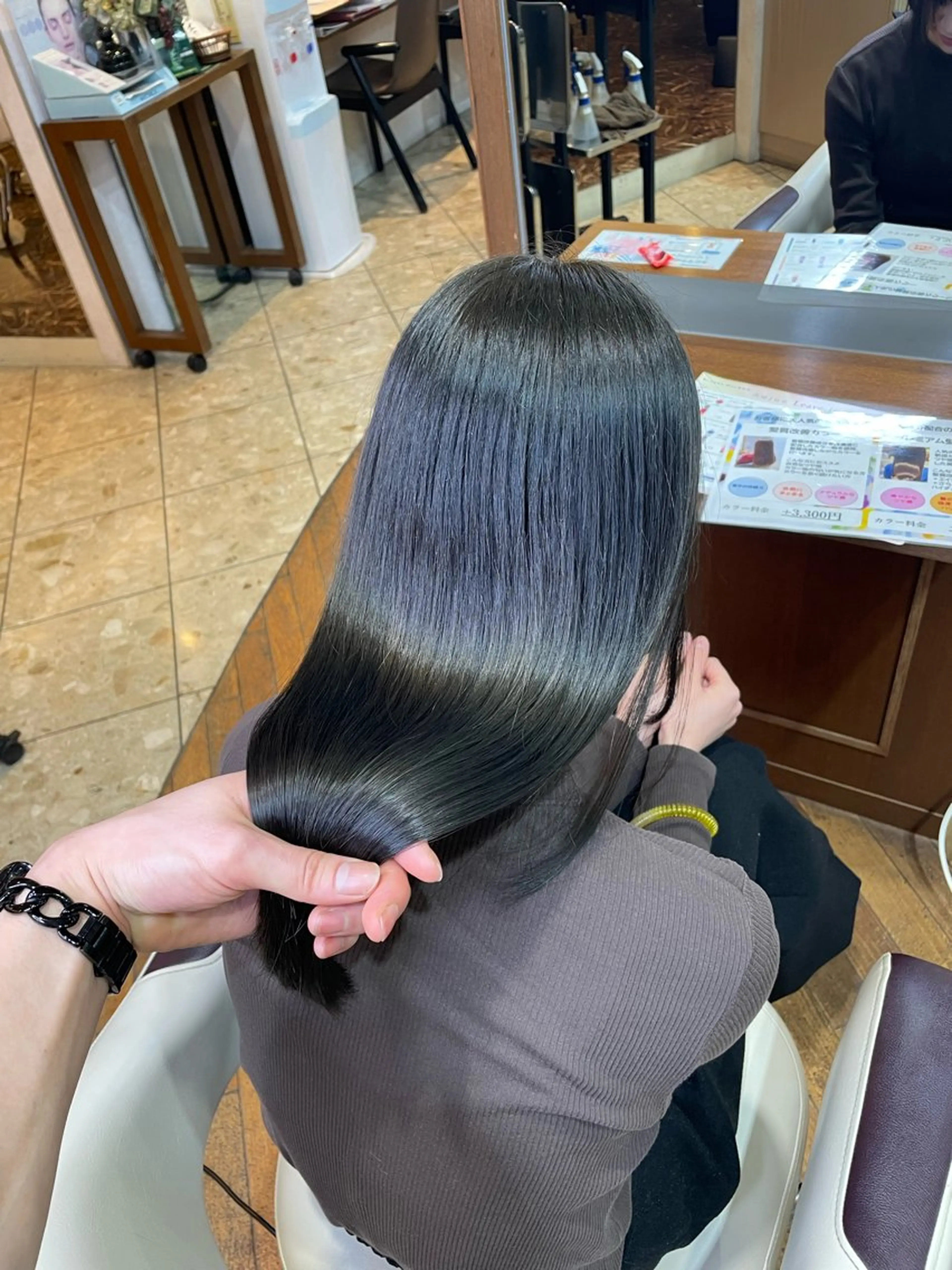 カラー イーストハムヘッドショップ所属・野村 直輝のヘアスタイル