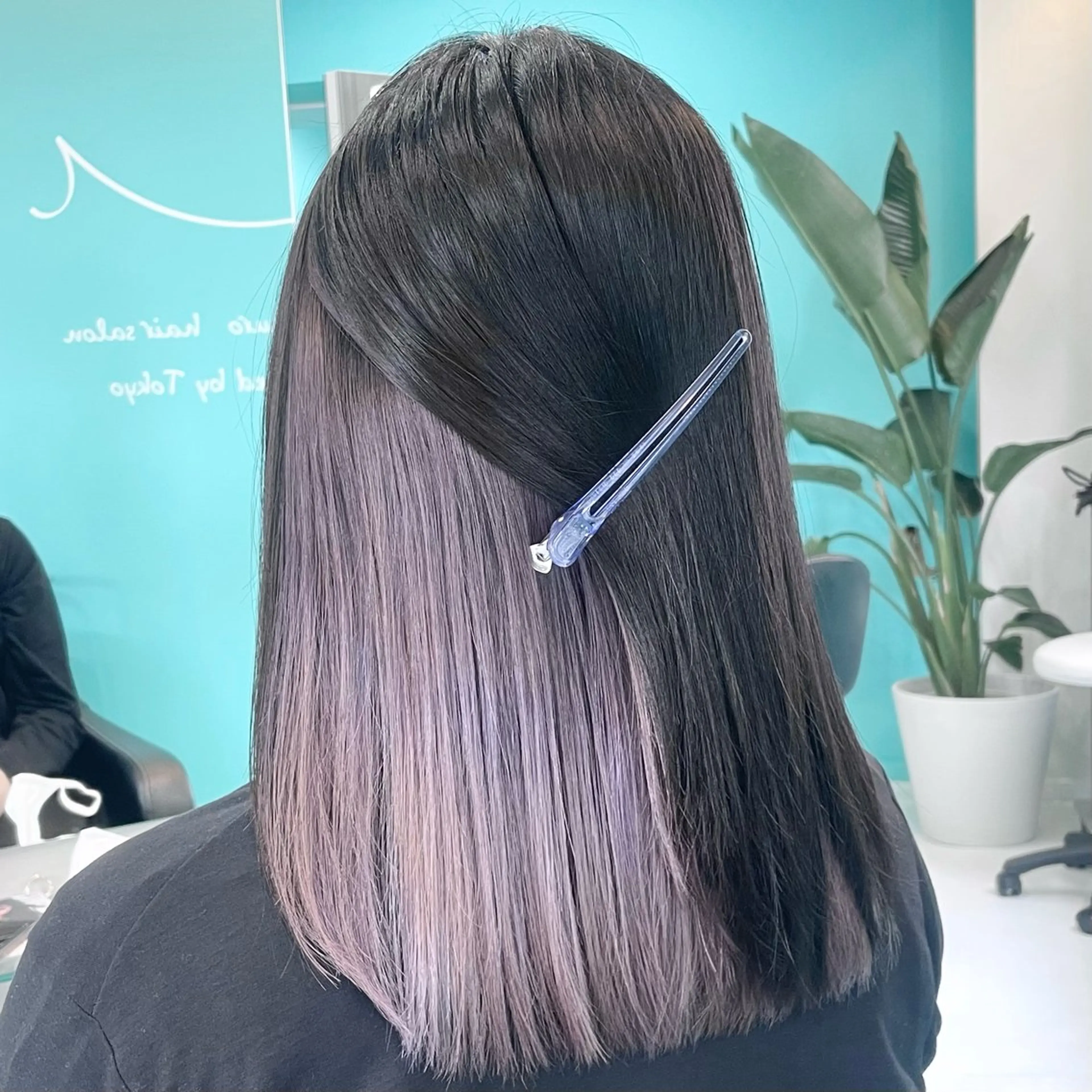 ミディアム カラー インナーカラー ラベンダーカラー Natsuki‎🤍 透明感×艶カラー🫧のヘアスタイル