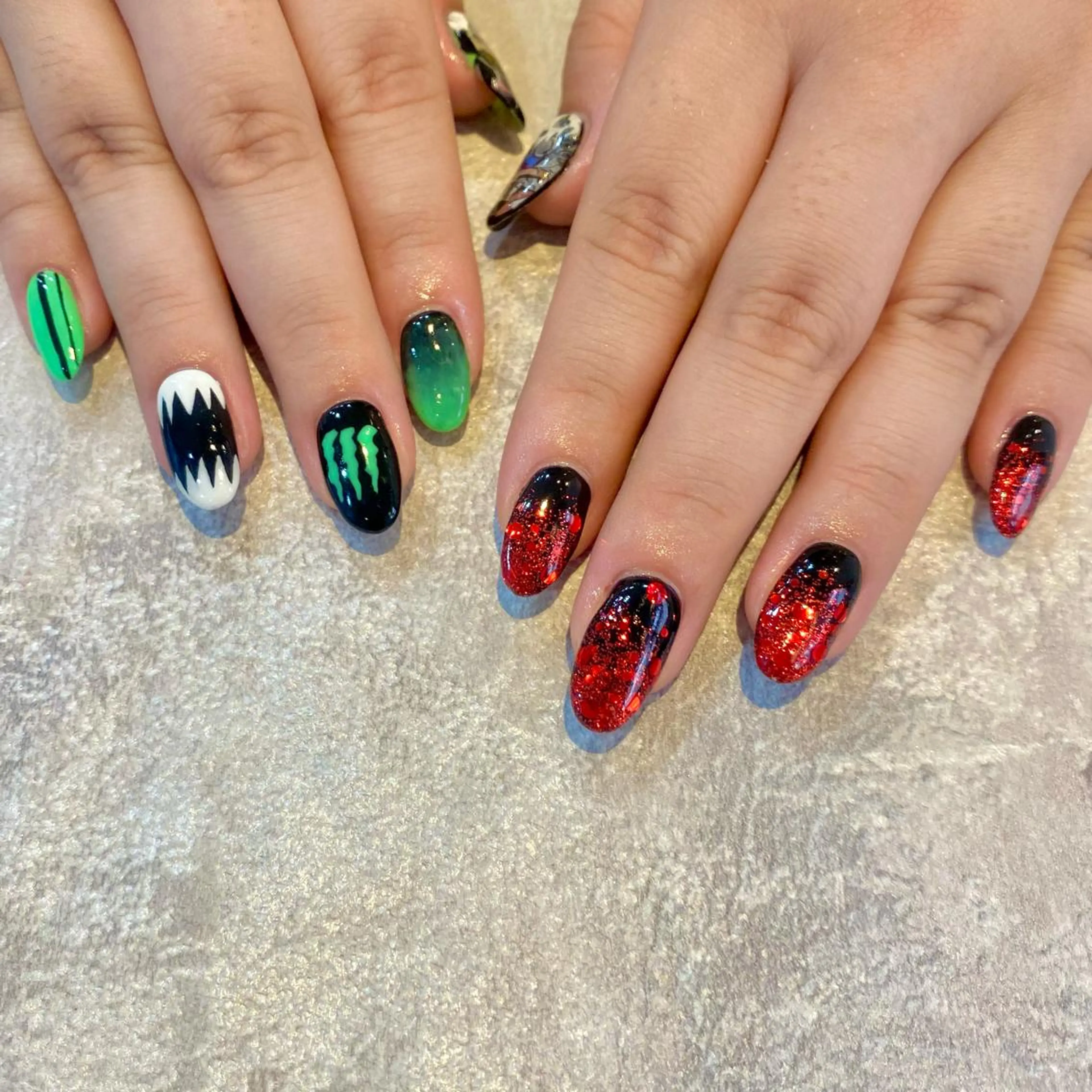 ネイル 安藤 彩乃のネイルデザイン