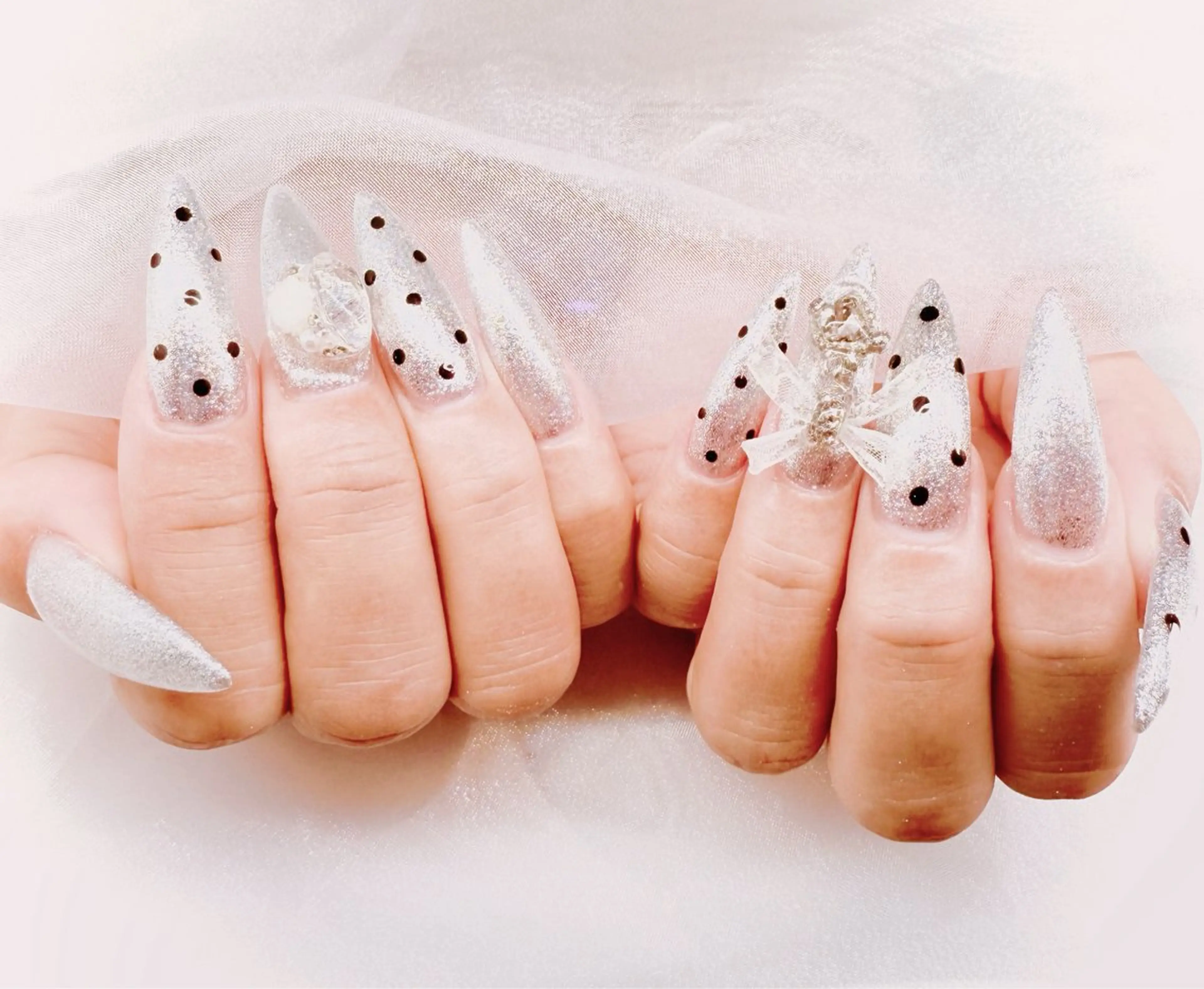 ネイル マグネットネイル ミラーネイル ニュアンスネイル シンプルネイル ハンドネイル ハンドケア 古賀 佳織のネイルデザイン