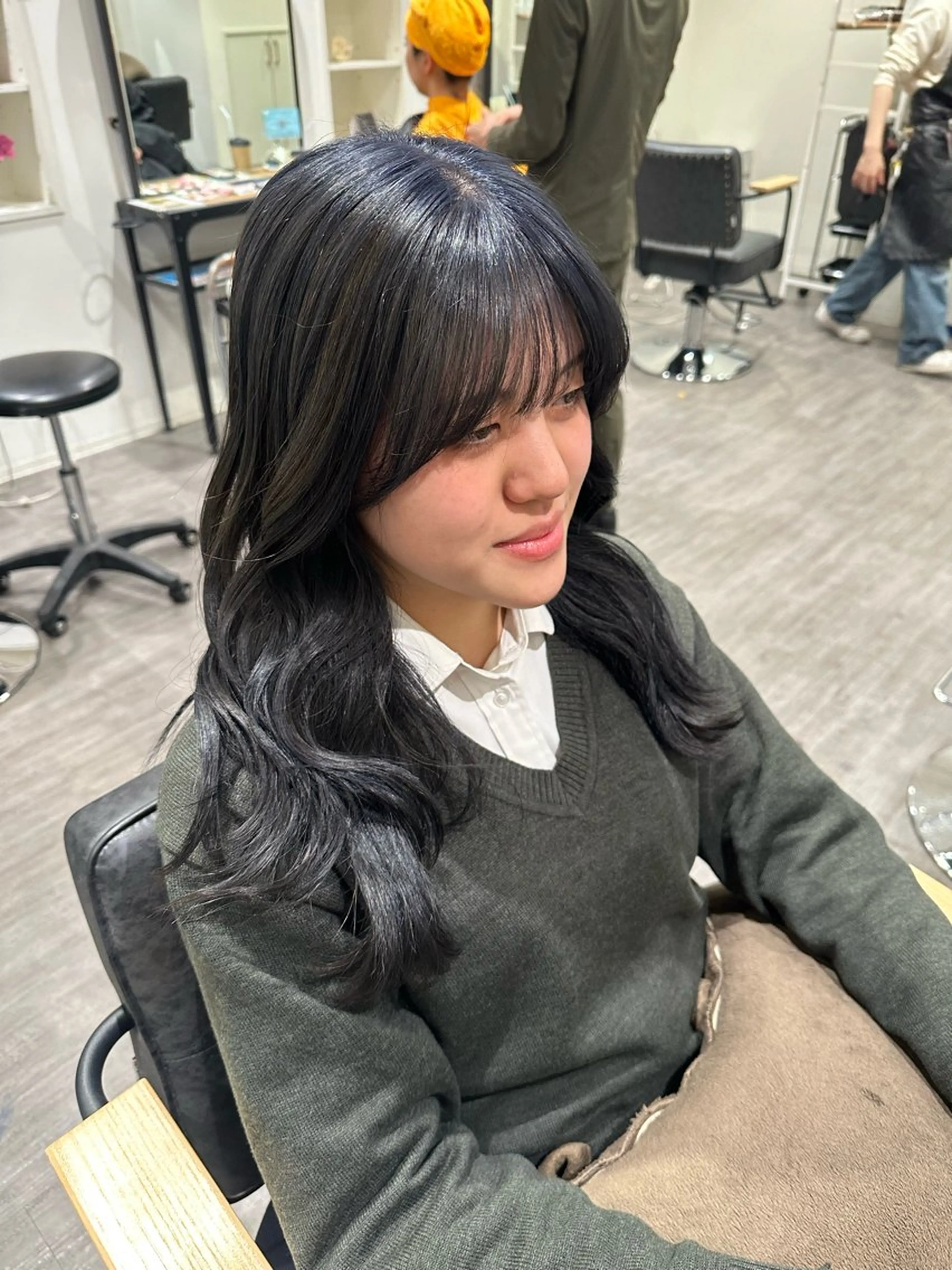 セミロング カラー ブルーカラー ブルーグレー ヘアカラー トリートメント 艶髪レイヤー上田 紗也🇰🇷💗のヘアスタイル