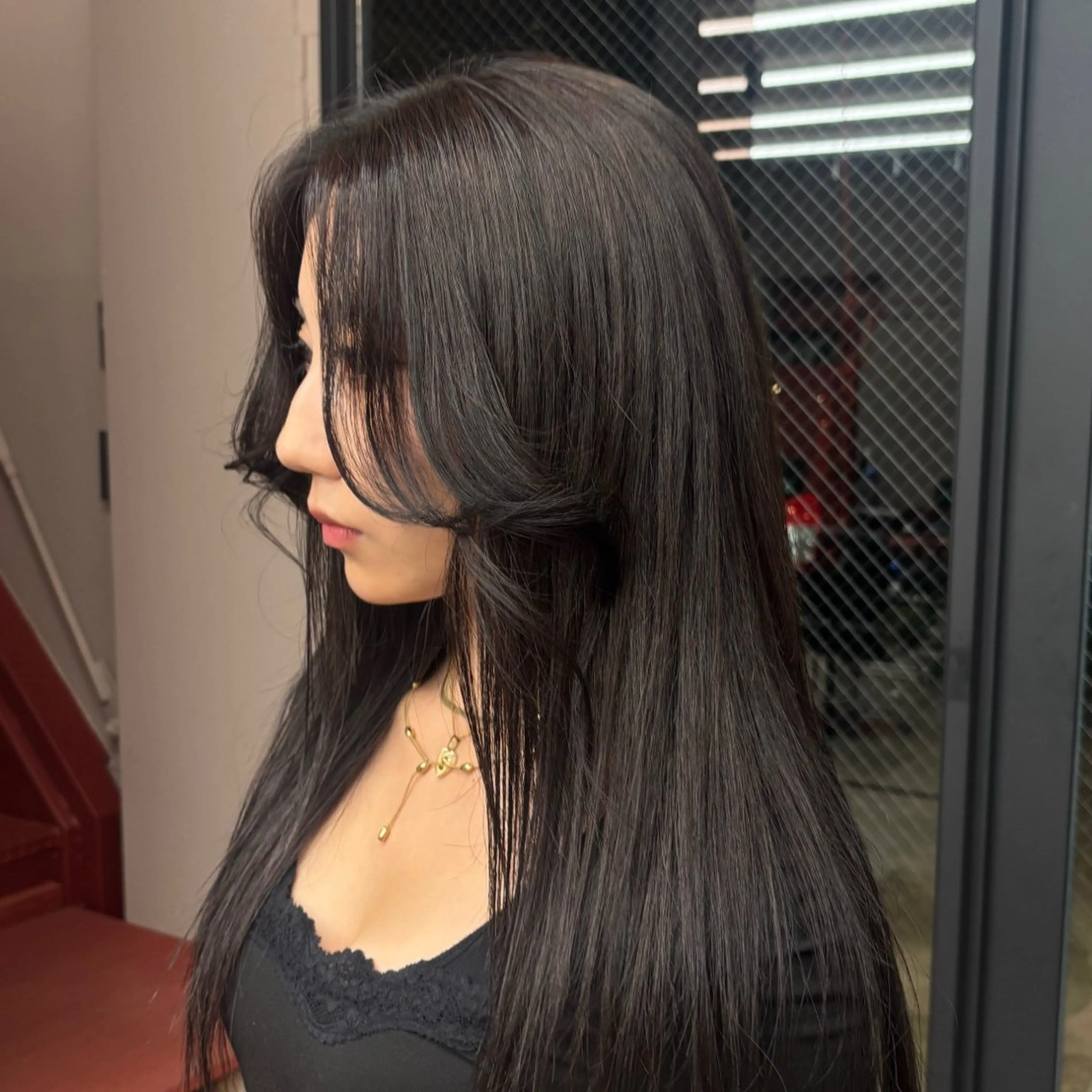 ロング カラー ヘアカラー HIBIKI / ブリーチモデルのヘアスタイル