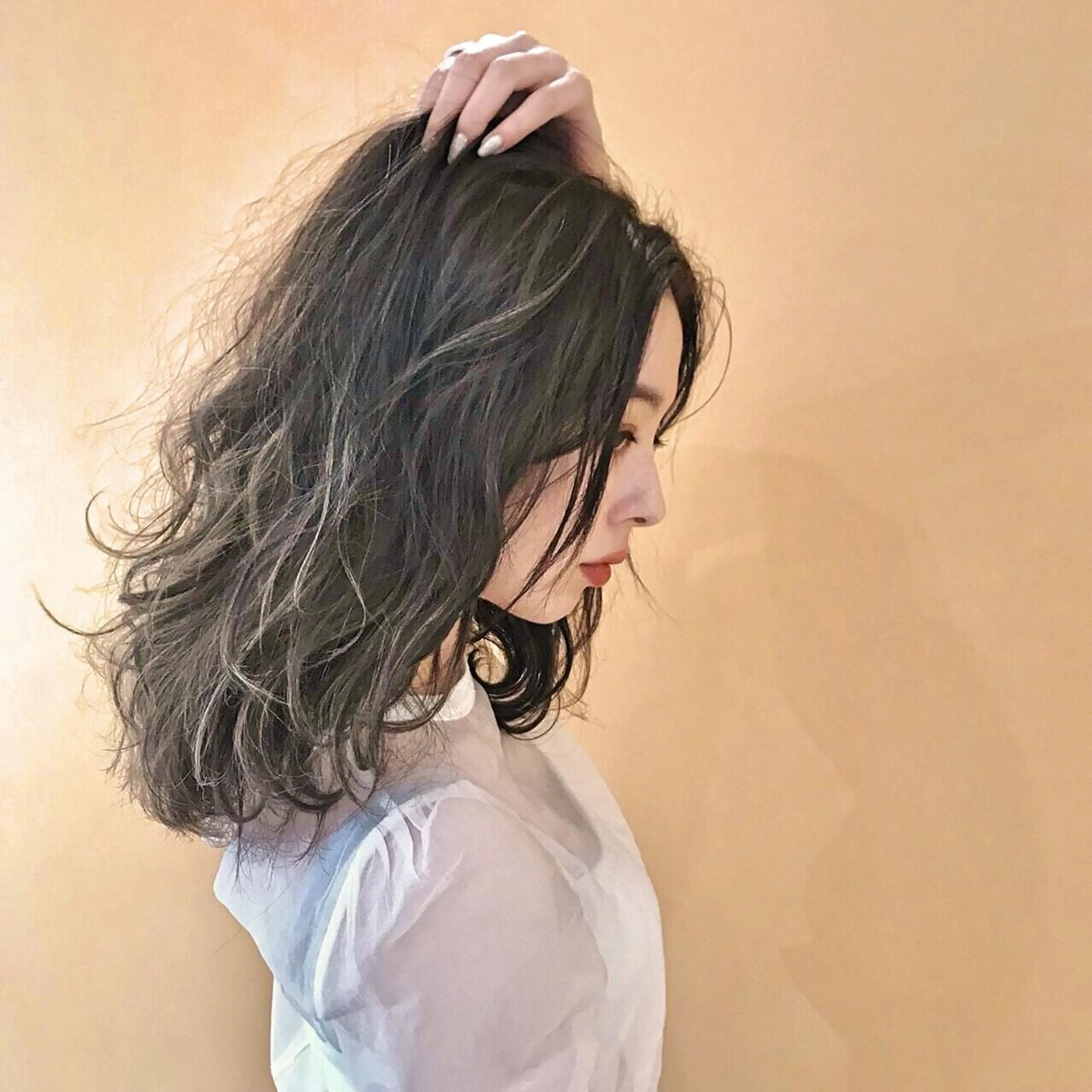 ミディアム カラー アッシュ アッシュグレー アッシュグレージュ グレージュ ヘアカラー トリートメント ケア剤オタク×海外 ヘア長谷川裕起のヘアスタイル