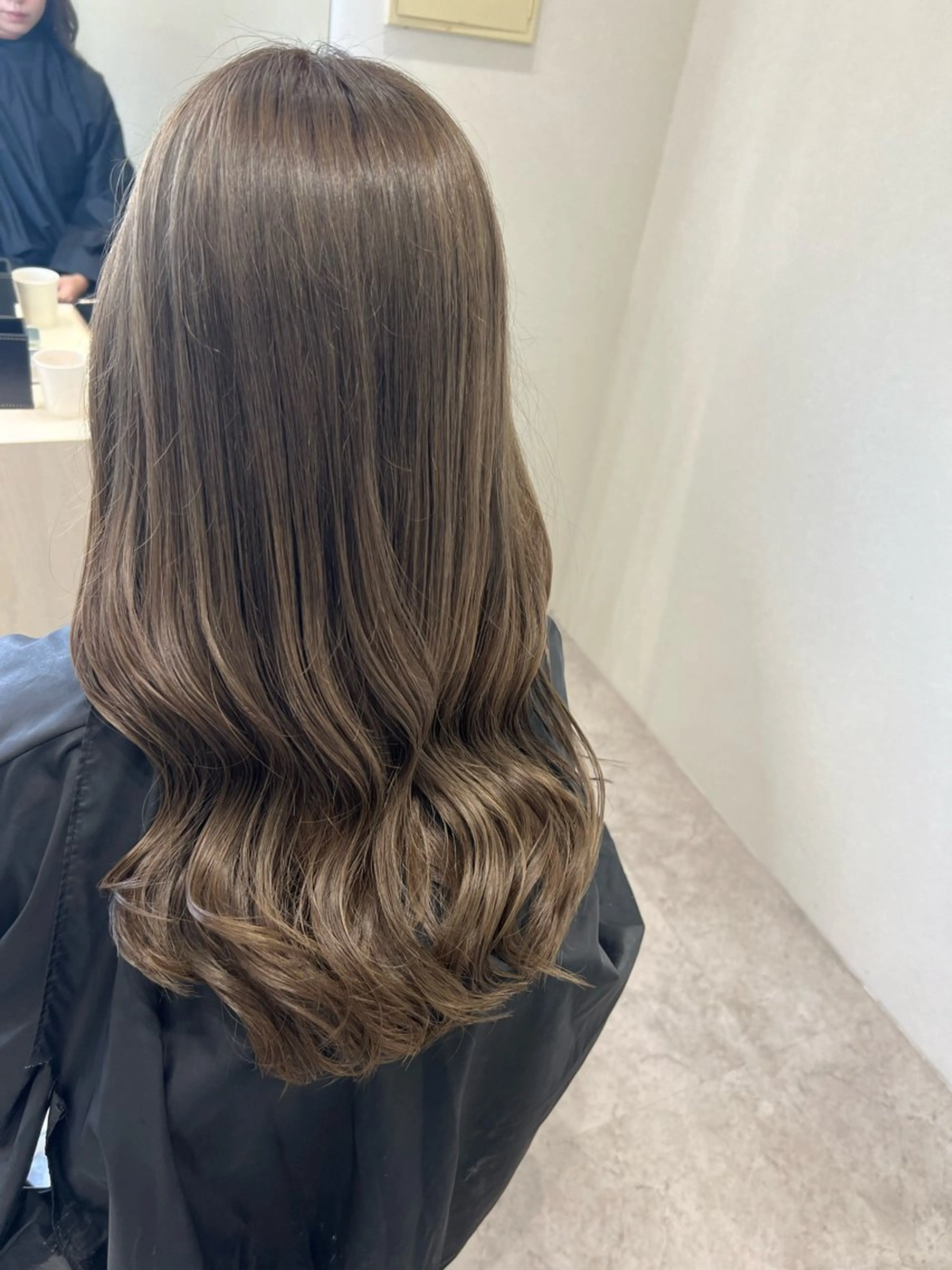 ロング カラー グレージュ 韓国透明感/艶カラー saya🧸🍼のヘアスタイル