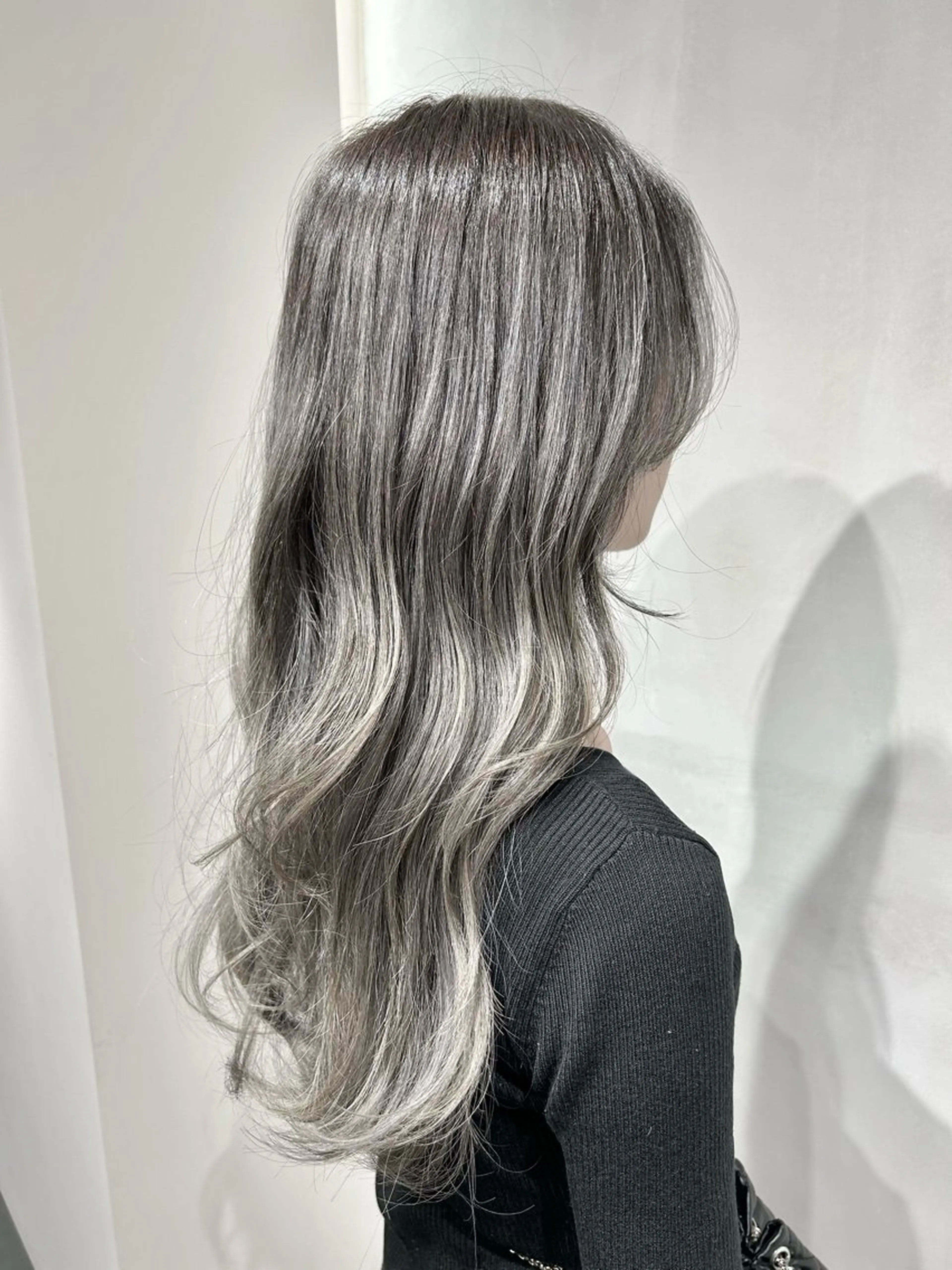 ロング カラー バレイヤージュ レイヤーカット STELLA所属・STELLA 小林優真のヘアスタイル