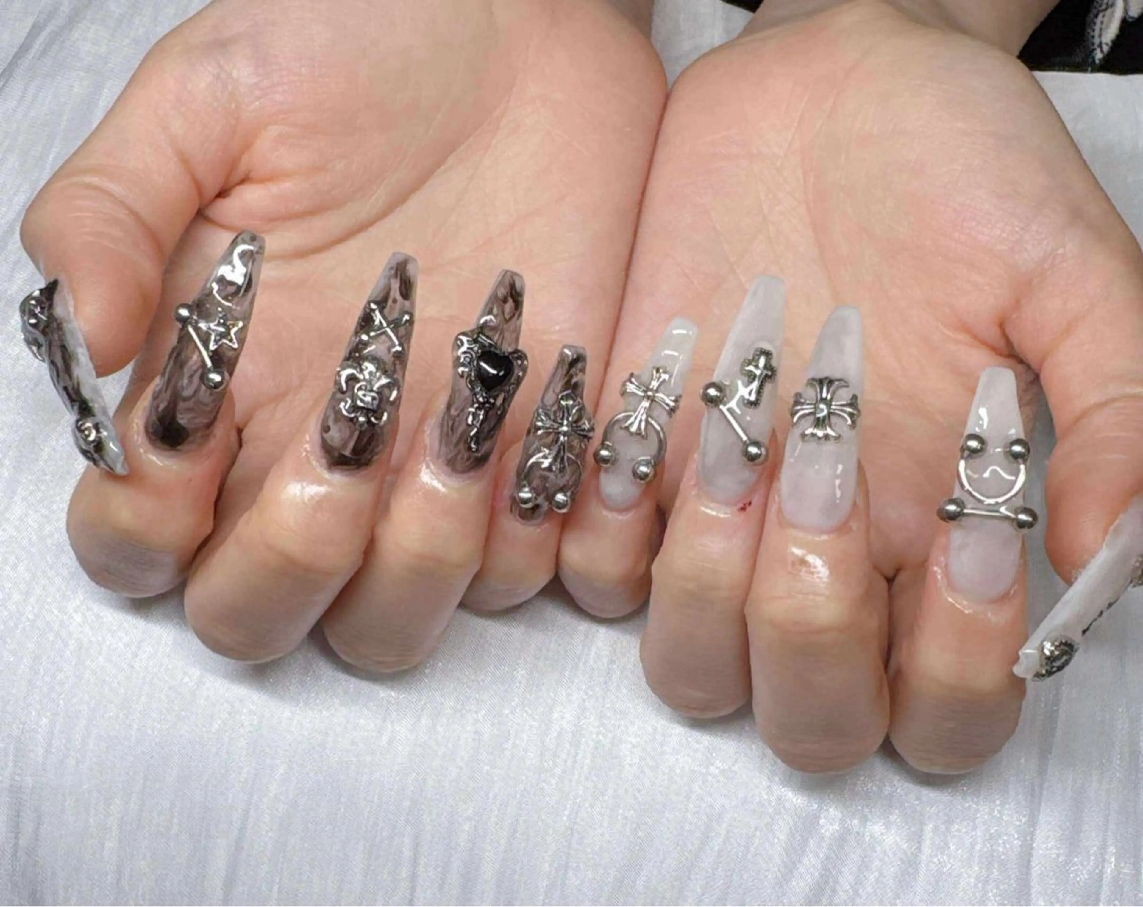 ネイル 長さ出し グラデーション 卒業式 キラキラネイル マグネットネイル ハンドネイル Lee Nailsのネイルデザイン