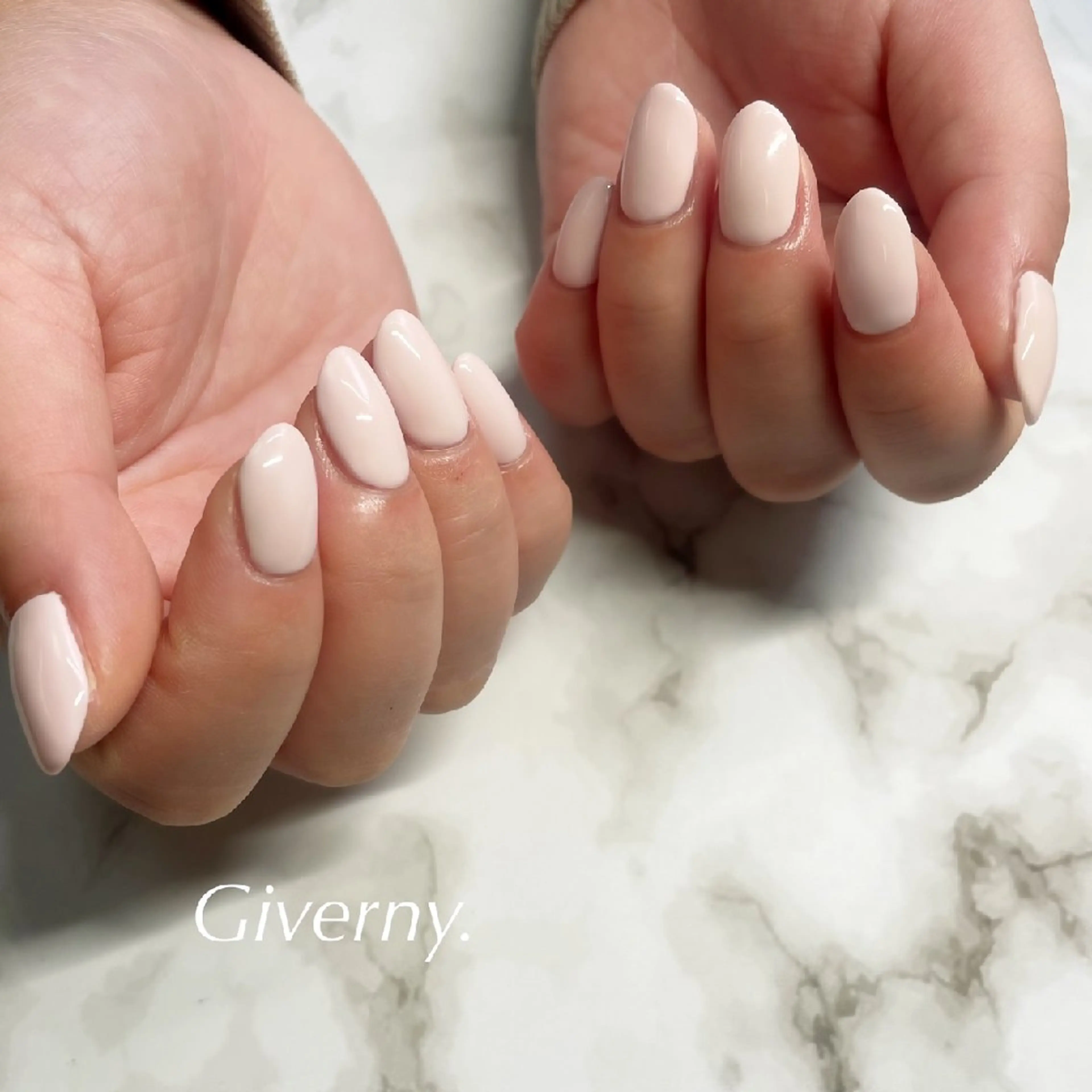 ネイル ワンカラーネイル シンプルネイル 冬ネイル ハンドネイル Giverny .のネイルデザイン