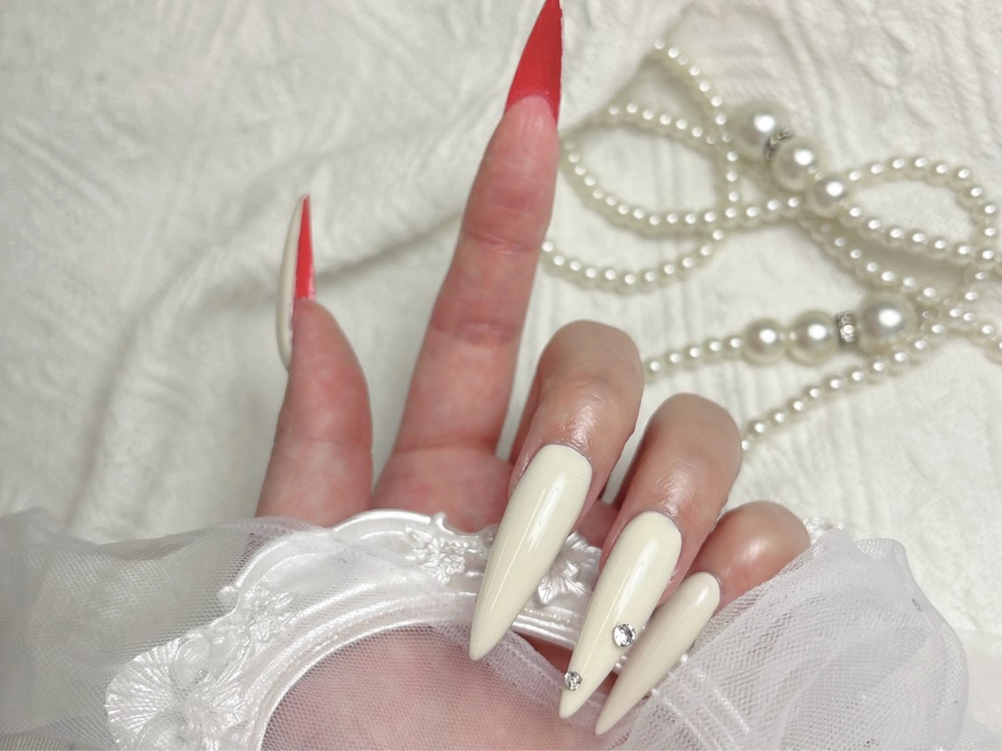 ネイル ジェルネイル 韓国ネイル マグネットネイル 持ち込み ワンカラーネイル ハンドネイル ハンドケア R1🎀Nail💕 池袋東口店のネイルデザイン