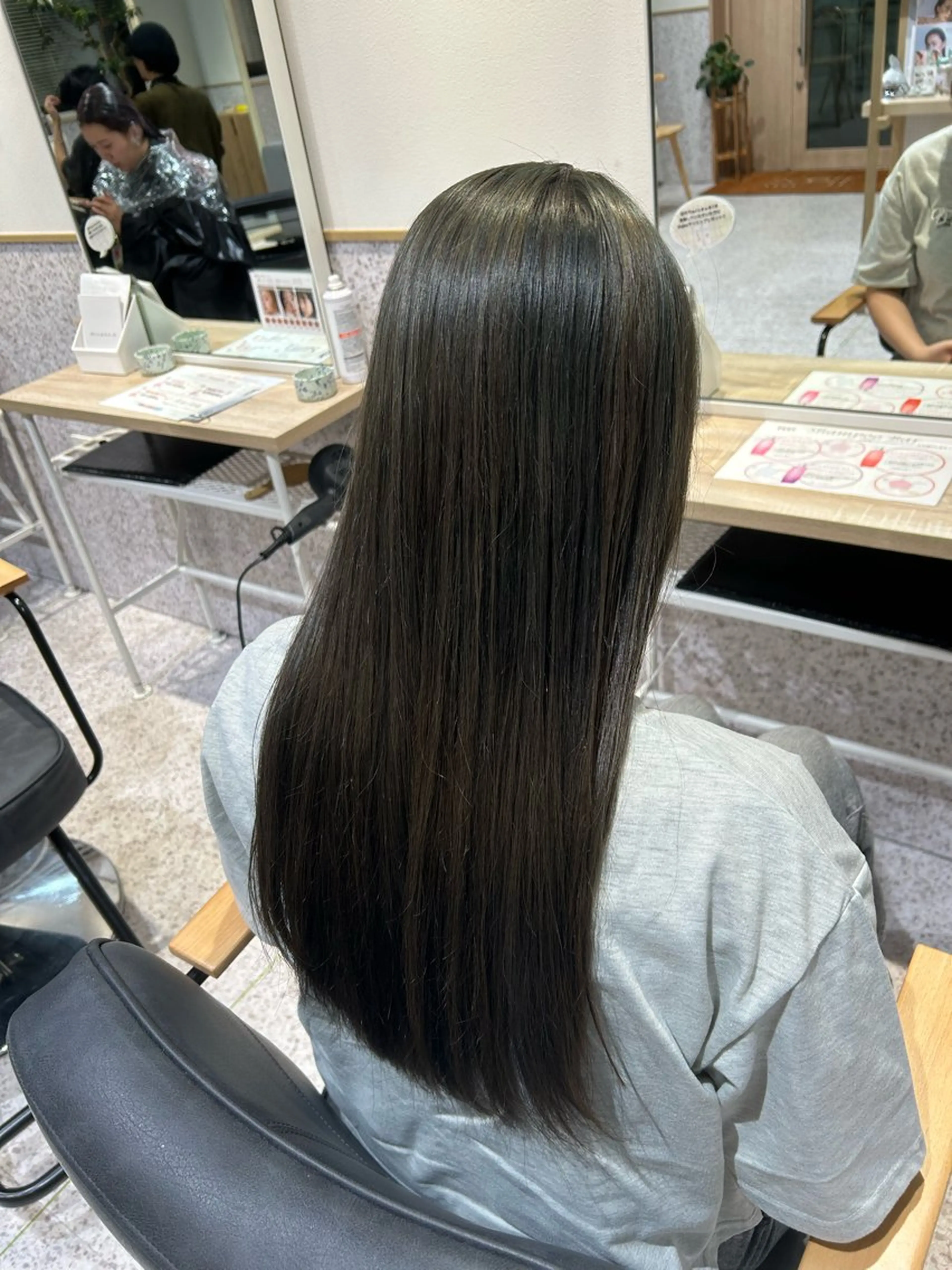 カラー ダブルカラー イヤリングカラー ハイトーンカラー インナーカラー 髪質改善 ヘアカラー ♡ハイトーン★ ネイル/しの♡のヘアスタイル