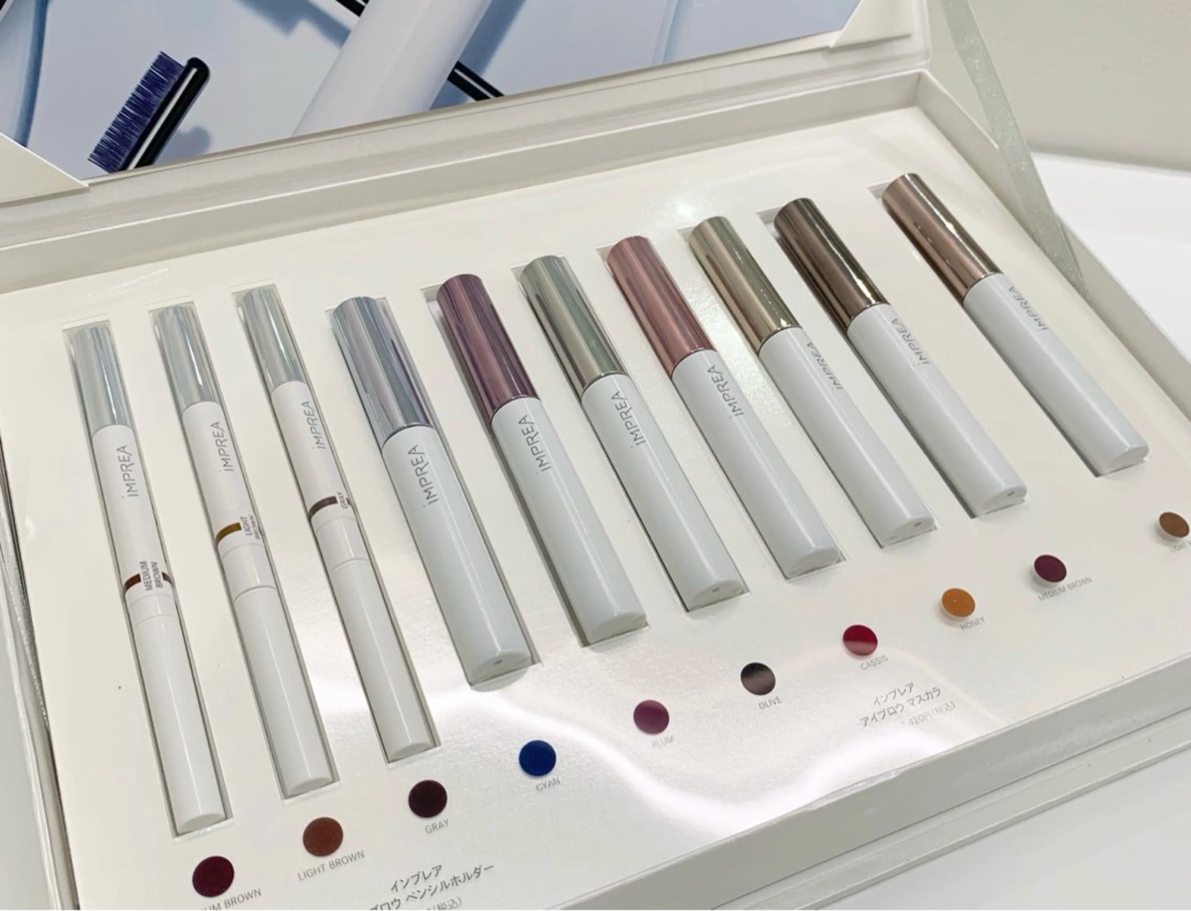 Lowen 野原の眉毛・アイブロウイメージ