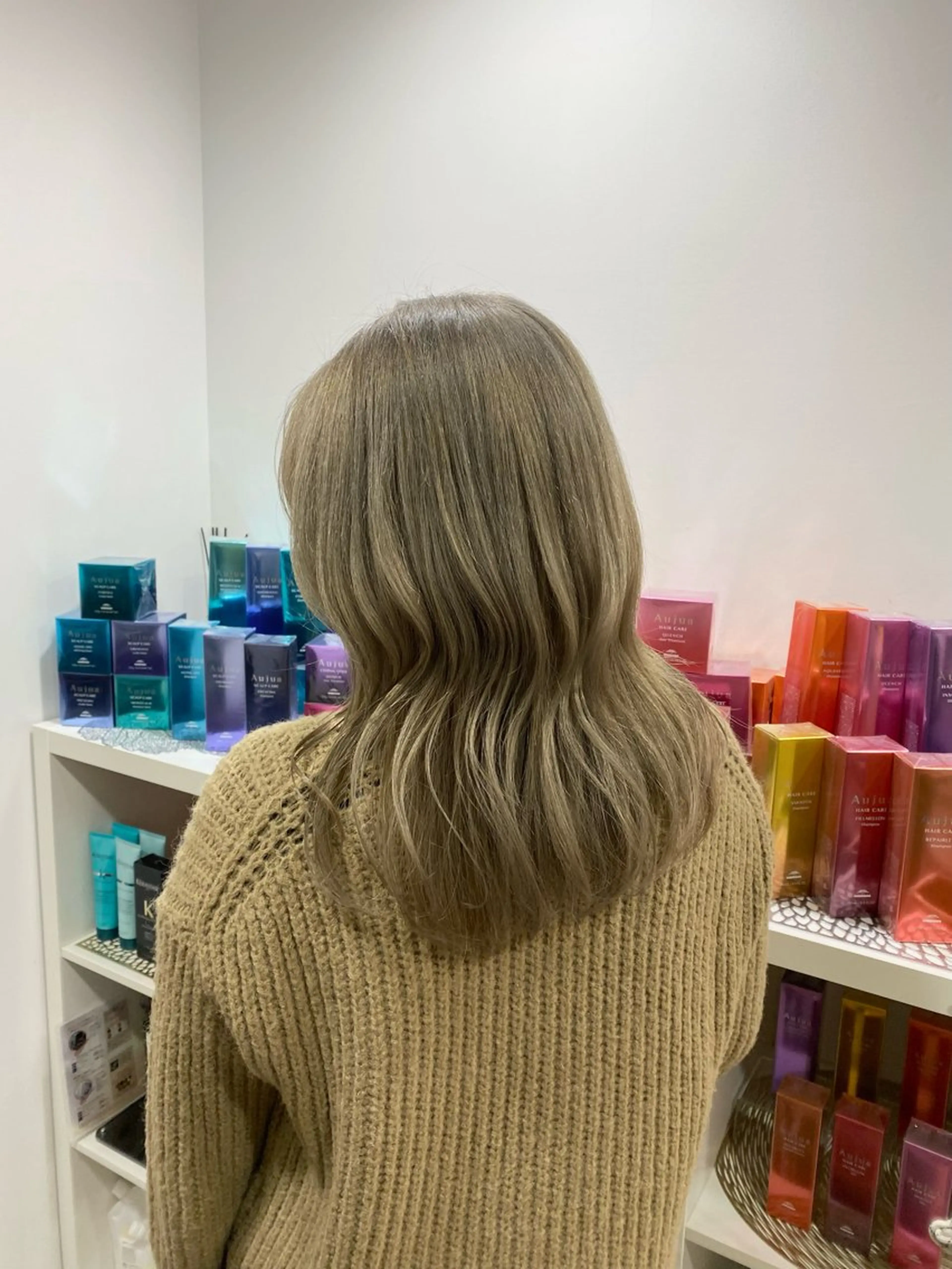 ミディアム h Blanche 丸山 稚葉のヘアスタイル