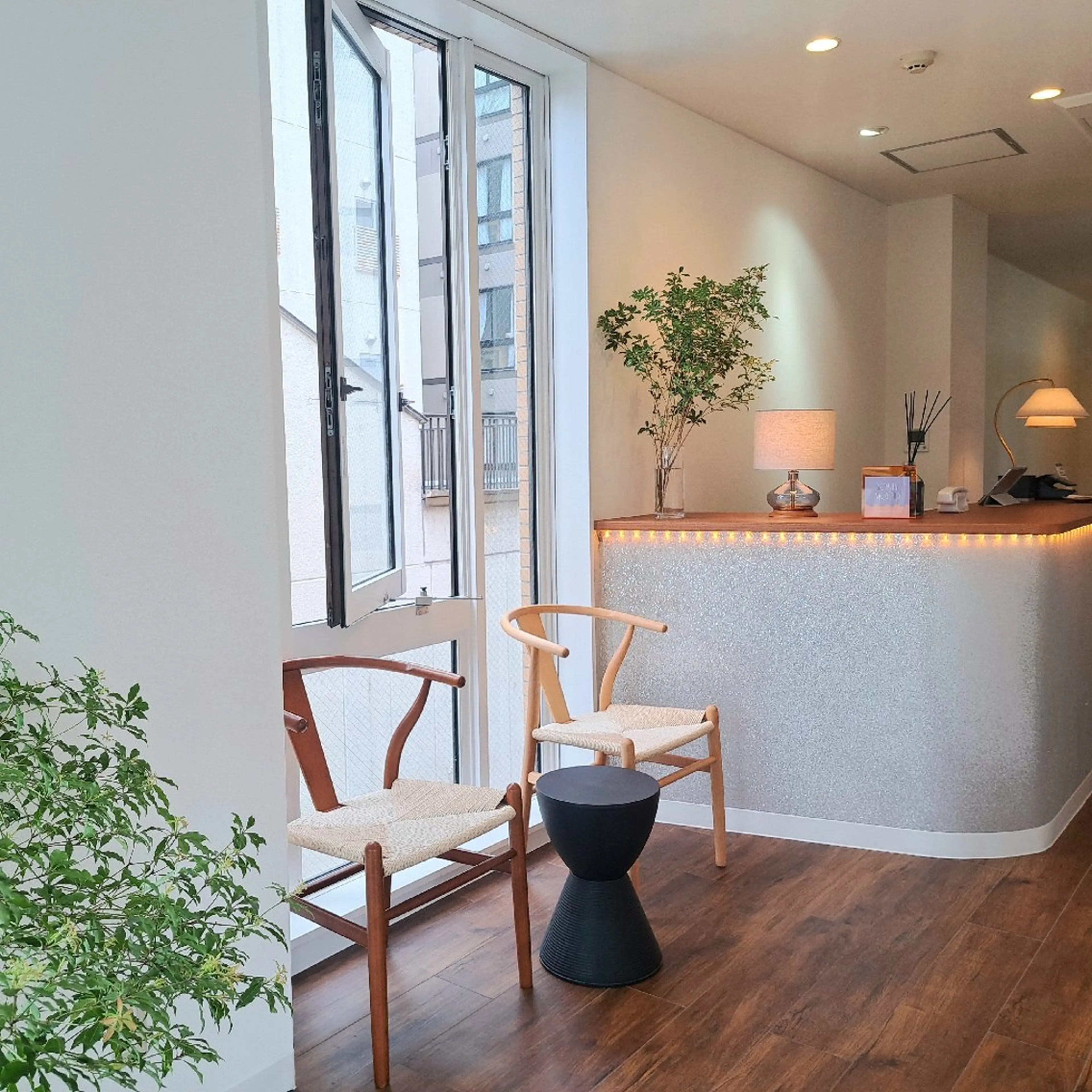 アイブロウ メンズ ワックス脱毛 眉カット その他(アイブロウ) iplus まつげ、眉毛、耳つぼのマツエク・マツパデザイン