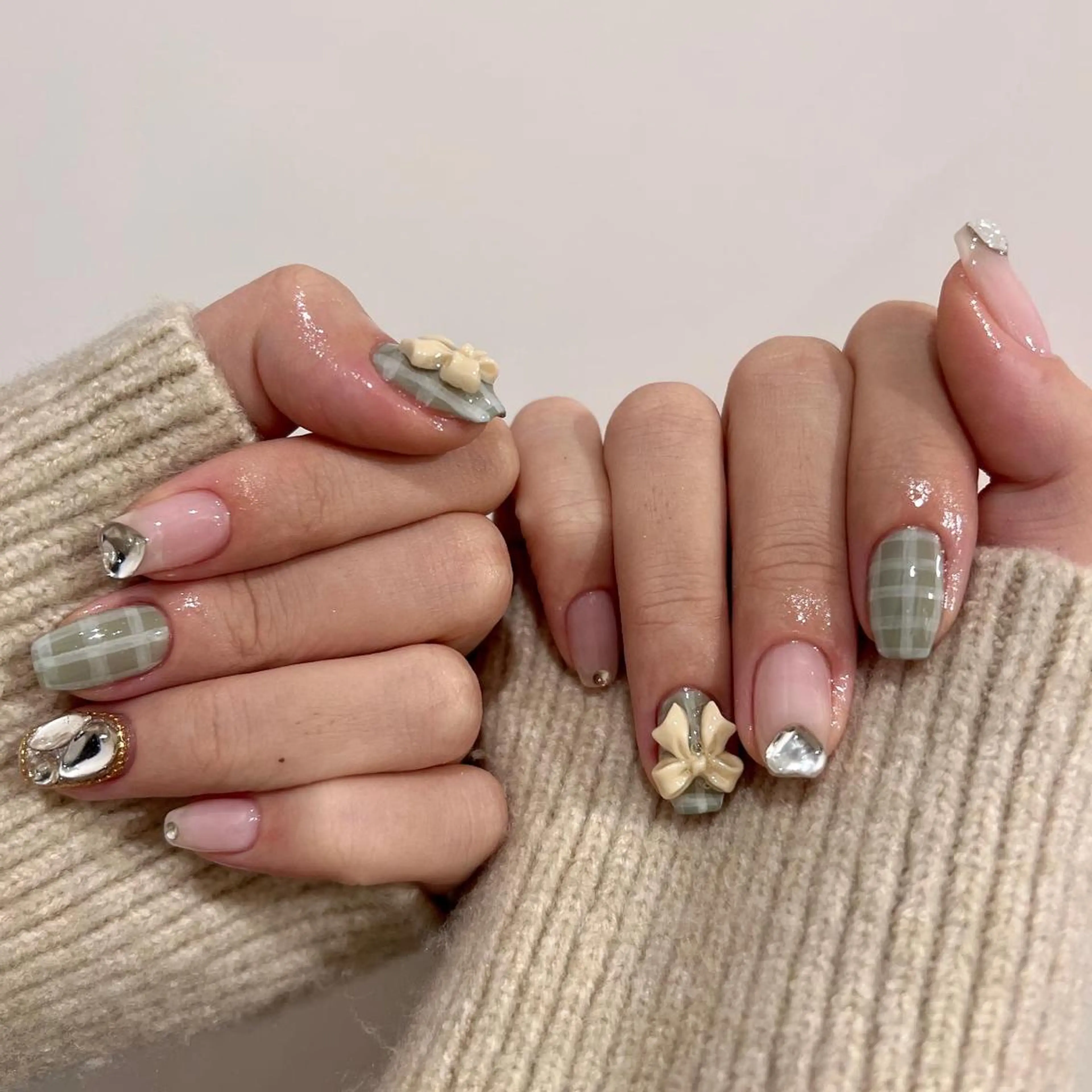 ネイル 黒葛原 めぐみのネイルデザイン