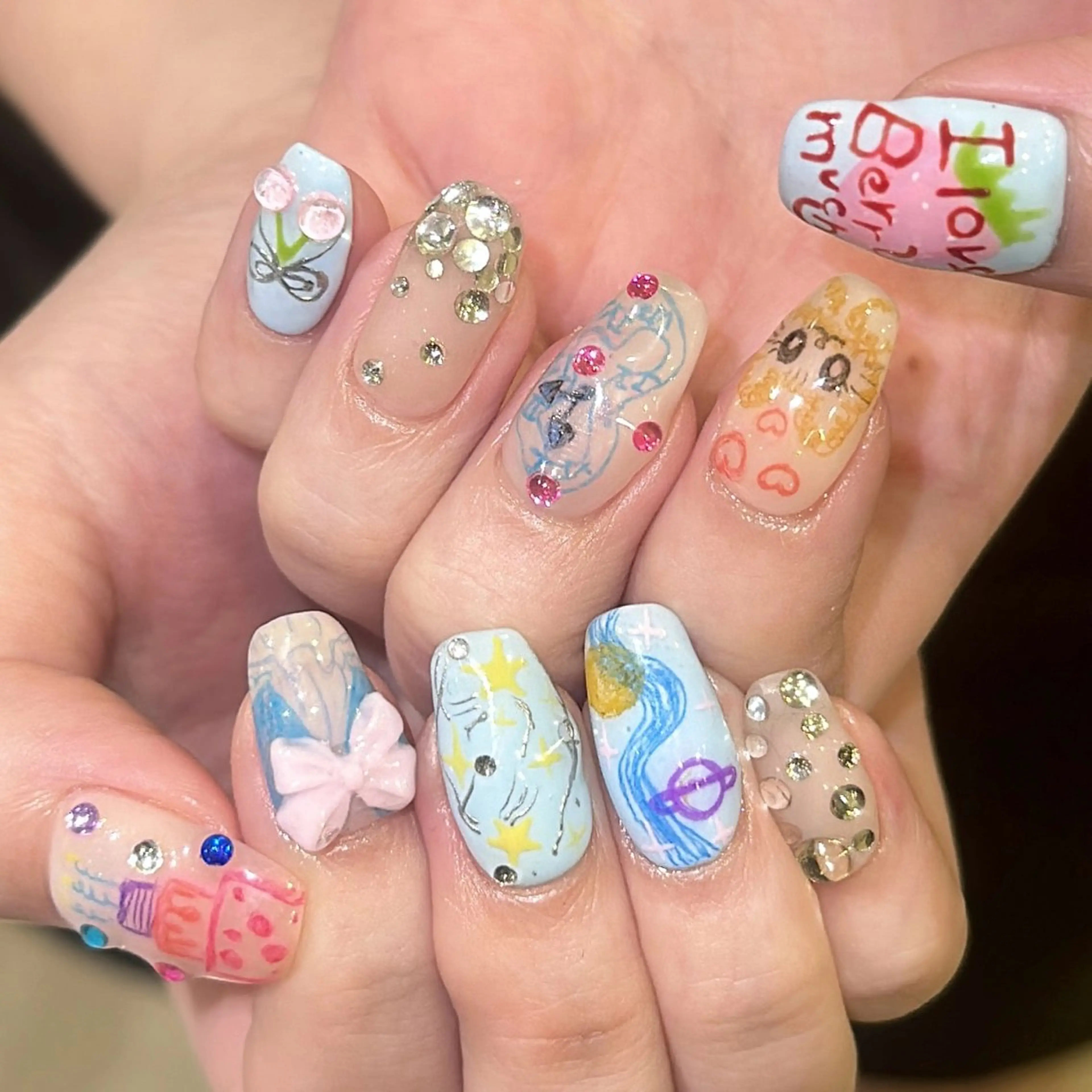 ネイル ハンドネイル 👽個性派ネイル🎀 komachiのヘアスタイル