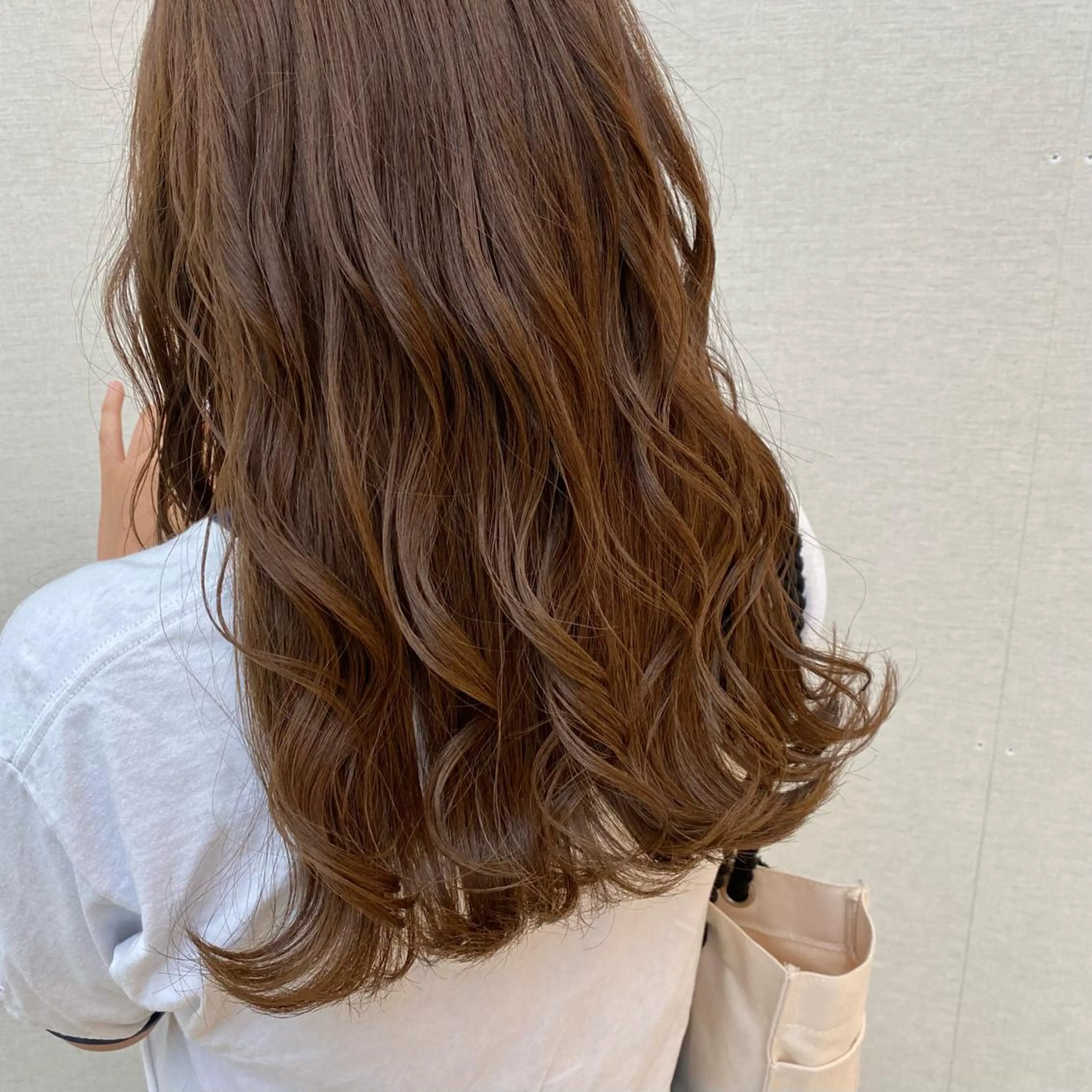 ロング カラー ブラウンカラー ナチュラルブラウン 佐藤 彩香のヘアスタイル