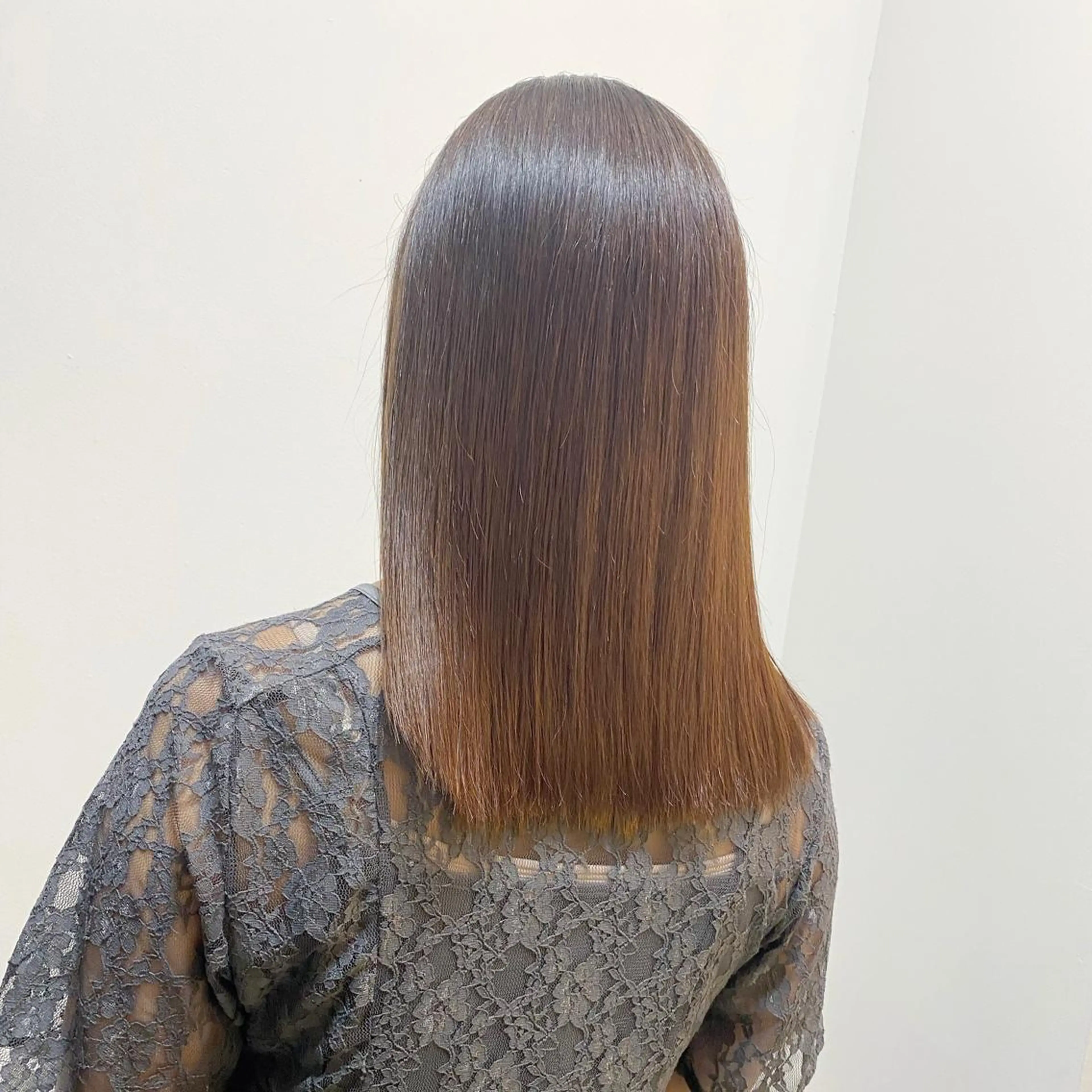 セミロング 髪質改善 トリートメント 酸性ストレート 酸熱トリートメント SALOWIN 池袋Suite店所属・髪質改善特化 安東駿介のヘアスタイル