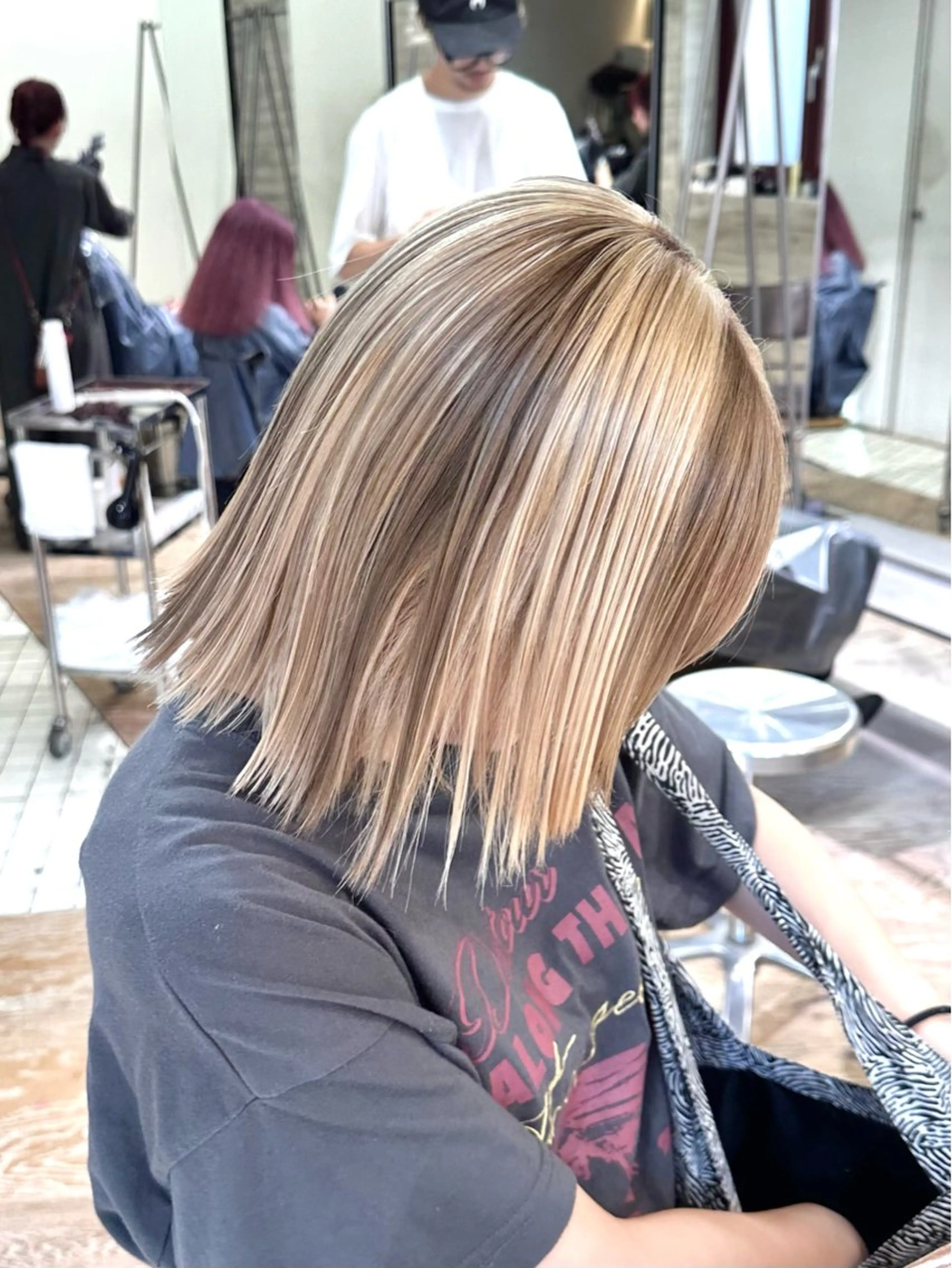 ミディアム ヘアカラー トリートメント 抜きっぱなしブロンド ササキカズマのヘアスタイル