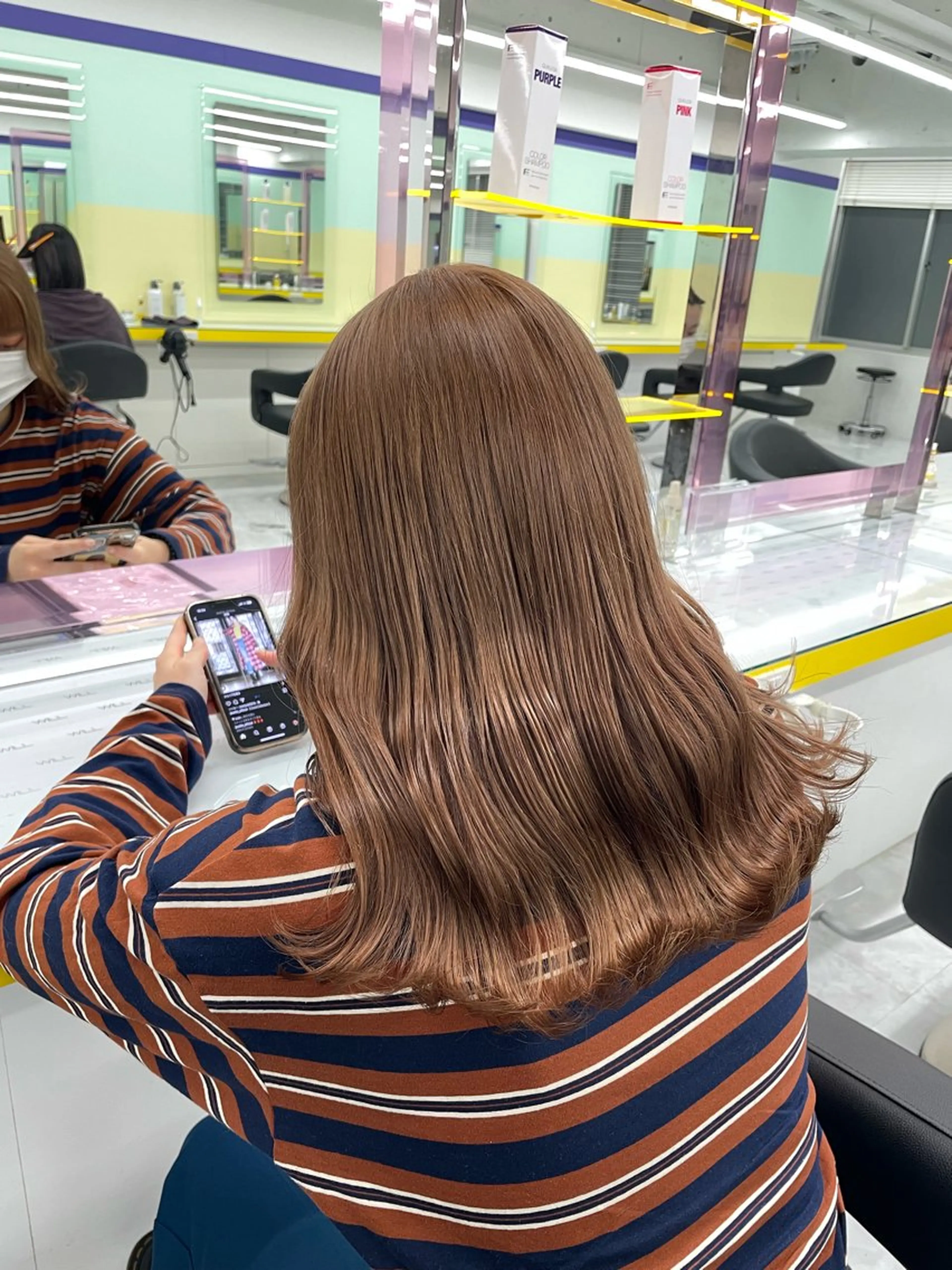 ミディアム カラー ヘアアレンジ ベージュカラー ミルクティーベージュ ヘアカラー パーマ トリートメント ヘッドスパ ヘアセット 艶カラー の達人のヘアスタイル