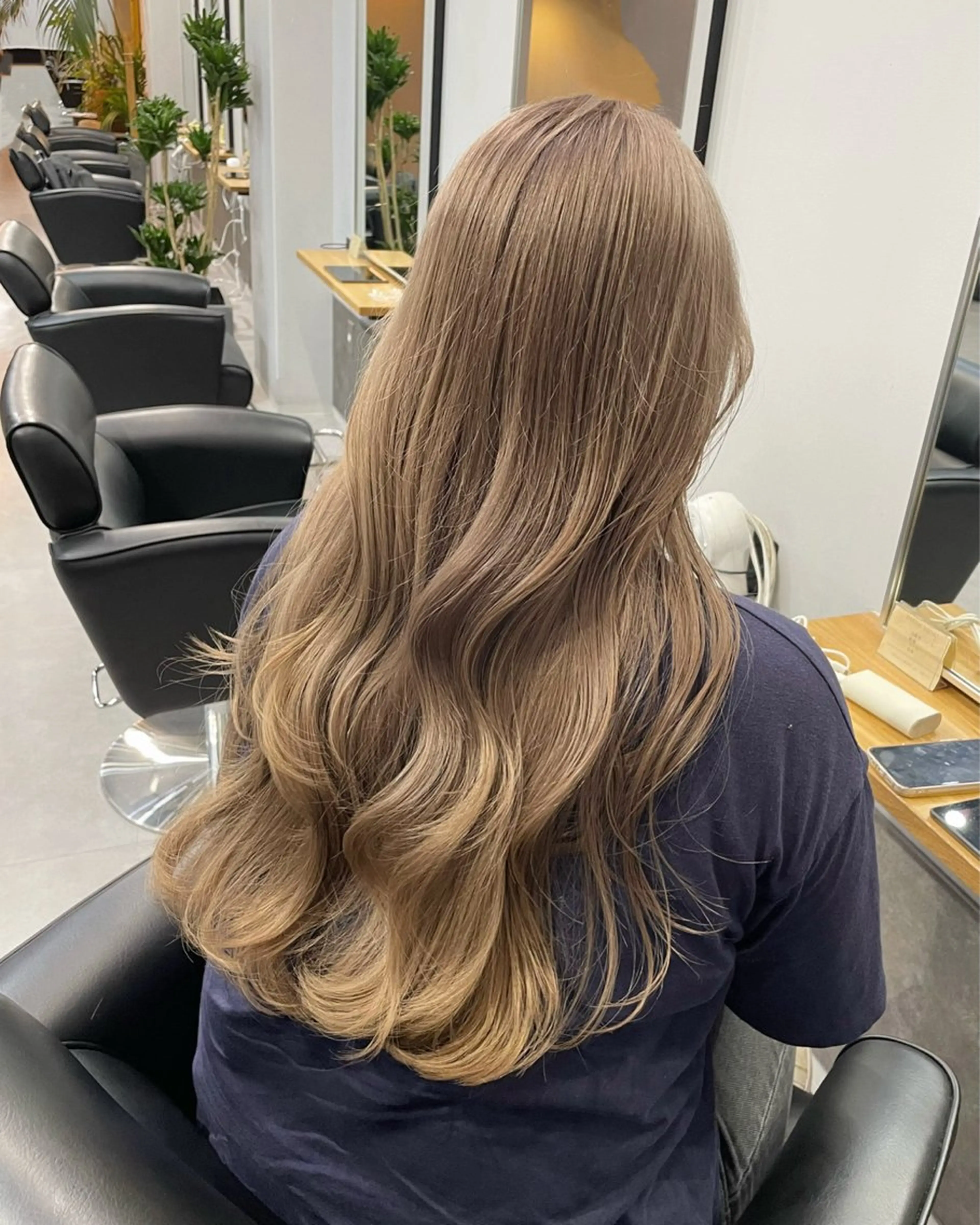 ロング カラー ヘアカラー ミルクティーベージュ ❤︎レイヤー　MIAのヘアスタイル