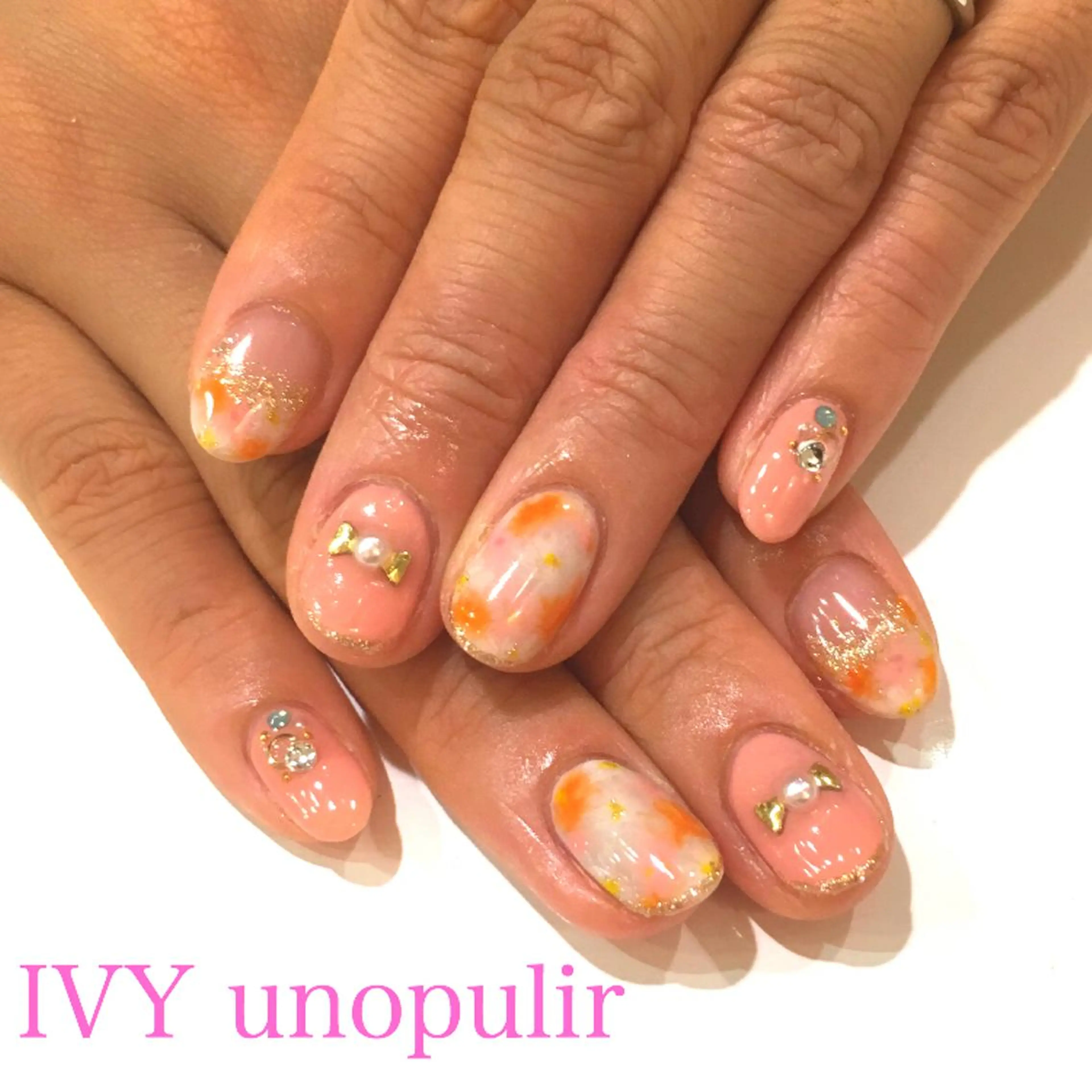 ネイル アートネイル アンドルーチェ スクールの眉毛・アイブロウイメージ