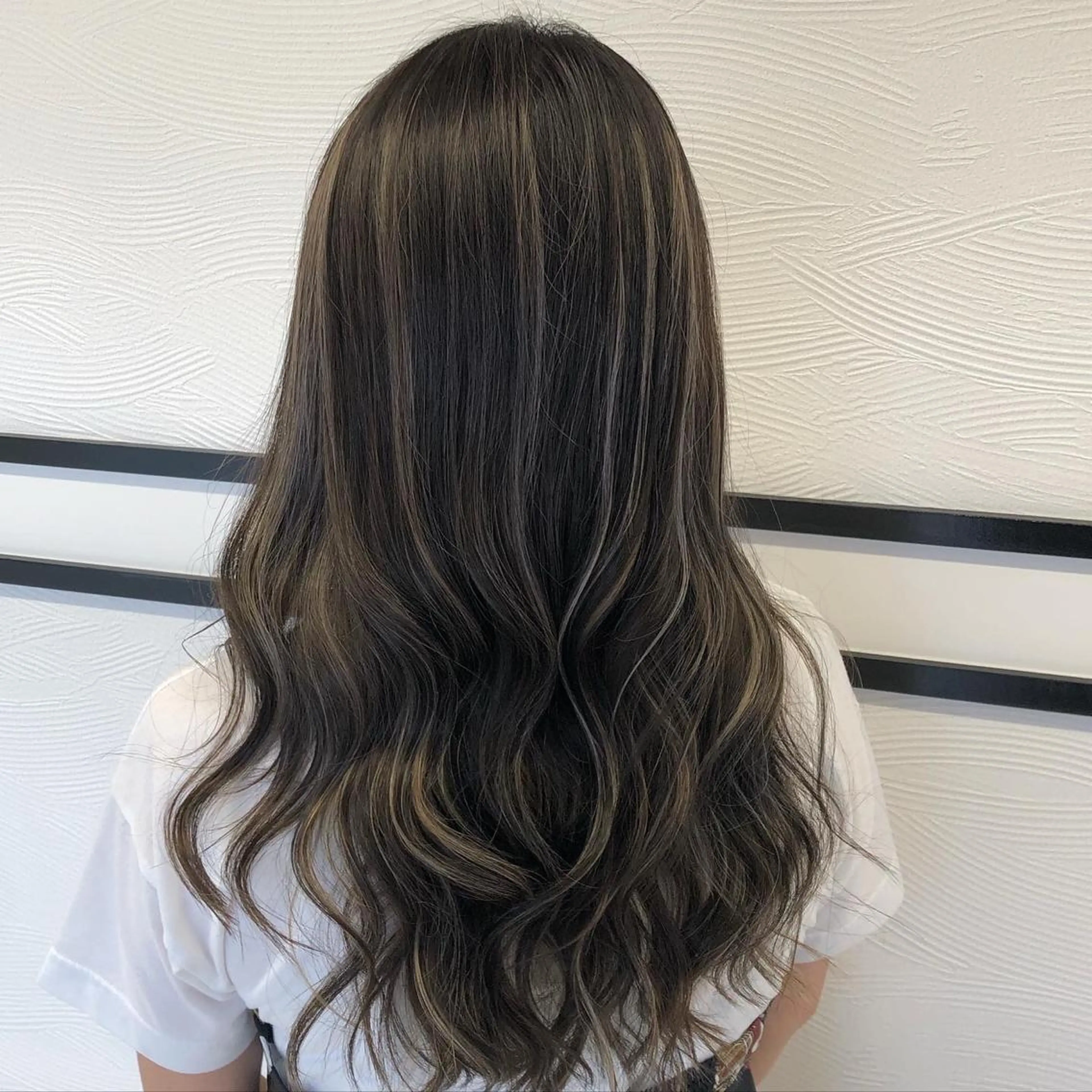 カラー ハイライトカラー レイヤーカット 早崎太生のヘアスタイル