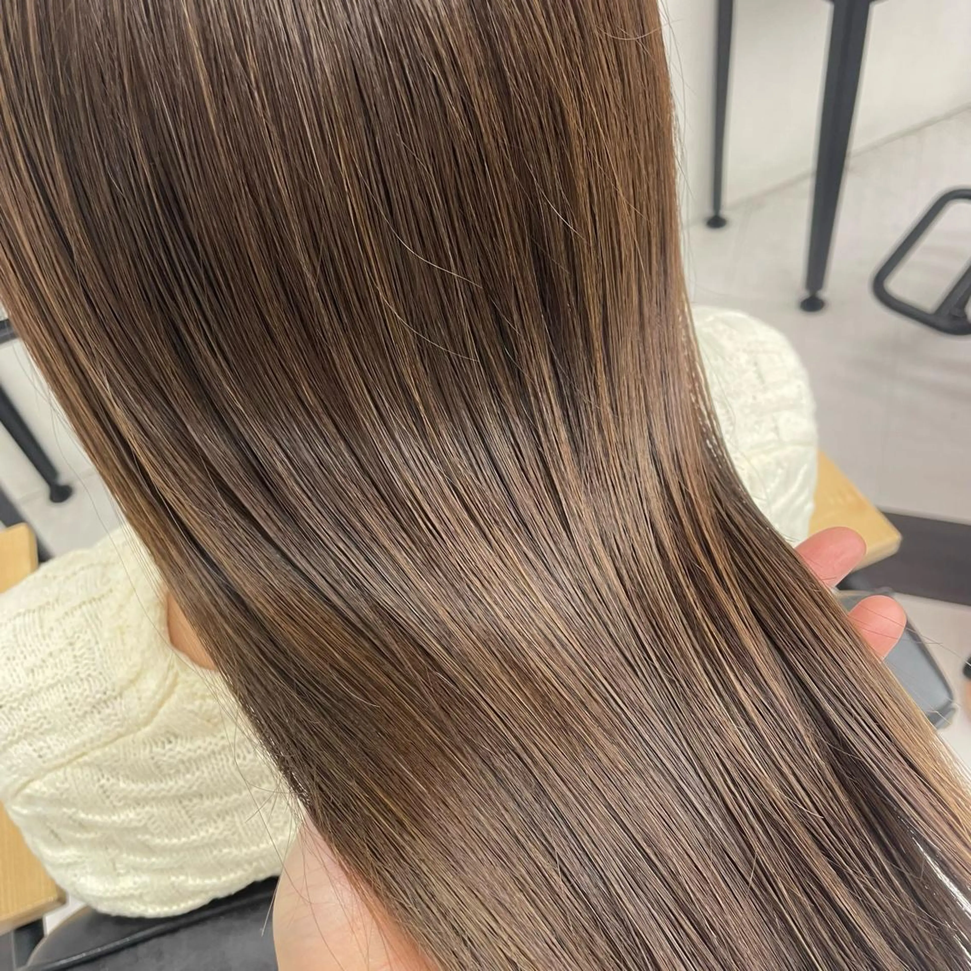 セミロング カラー パーマ ヘアアレンジ メンズ キッズ ネイル マツエク・マツパ アイブロウ アッシュ ベージュカラー mona/ ストレートスタイル✨のヘアスタイル