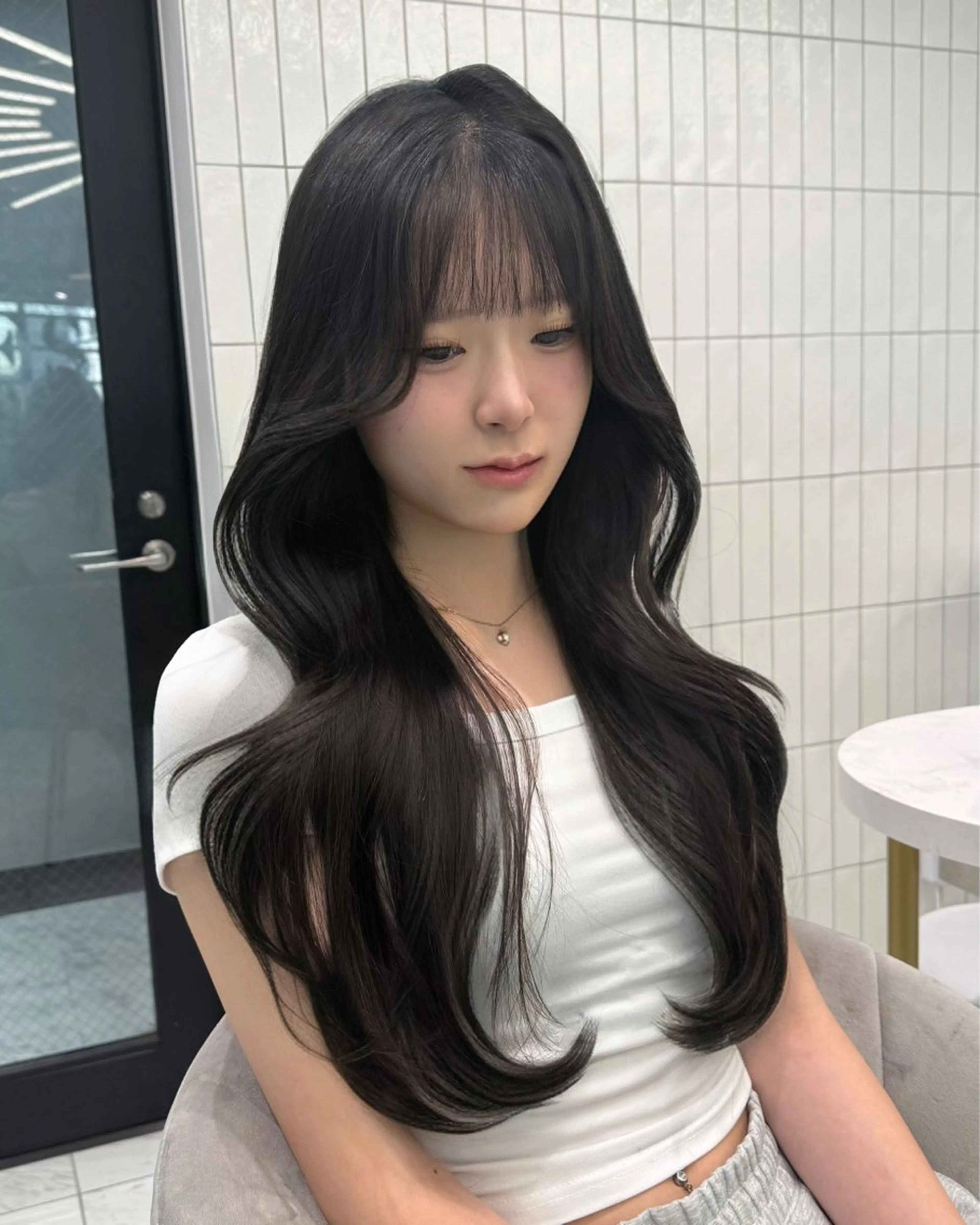 ロング レイヤーカット 韓国風艶カラー 🇰🇷🩶/REIのヘアスタイル