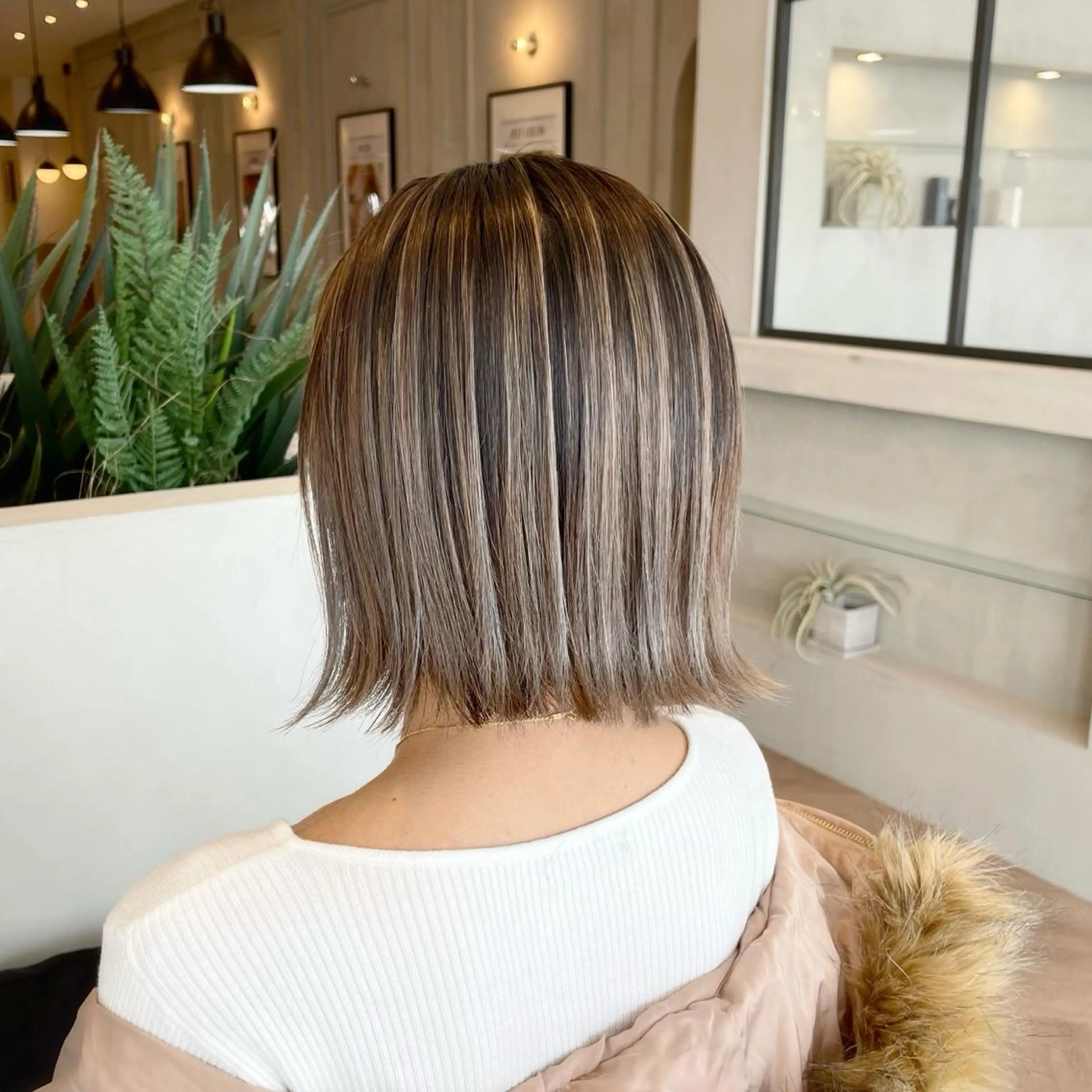 ショート カラー ヘアアレンジ バレイヤージュ デザインカラー ハイライトカラー 外国人風カラー ハイライト カット ヘアカラー トリートメント アンドウ ユウ/ レイヤーカット/韓国のヘアスタイル