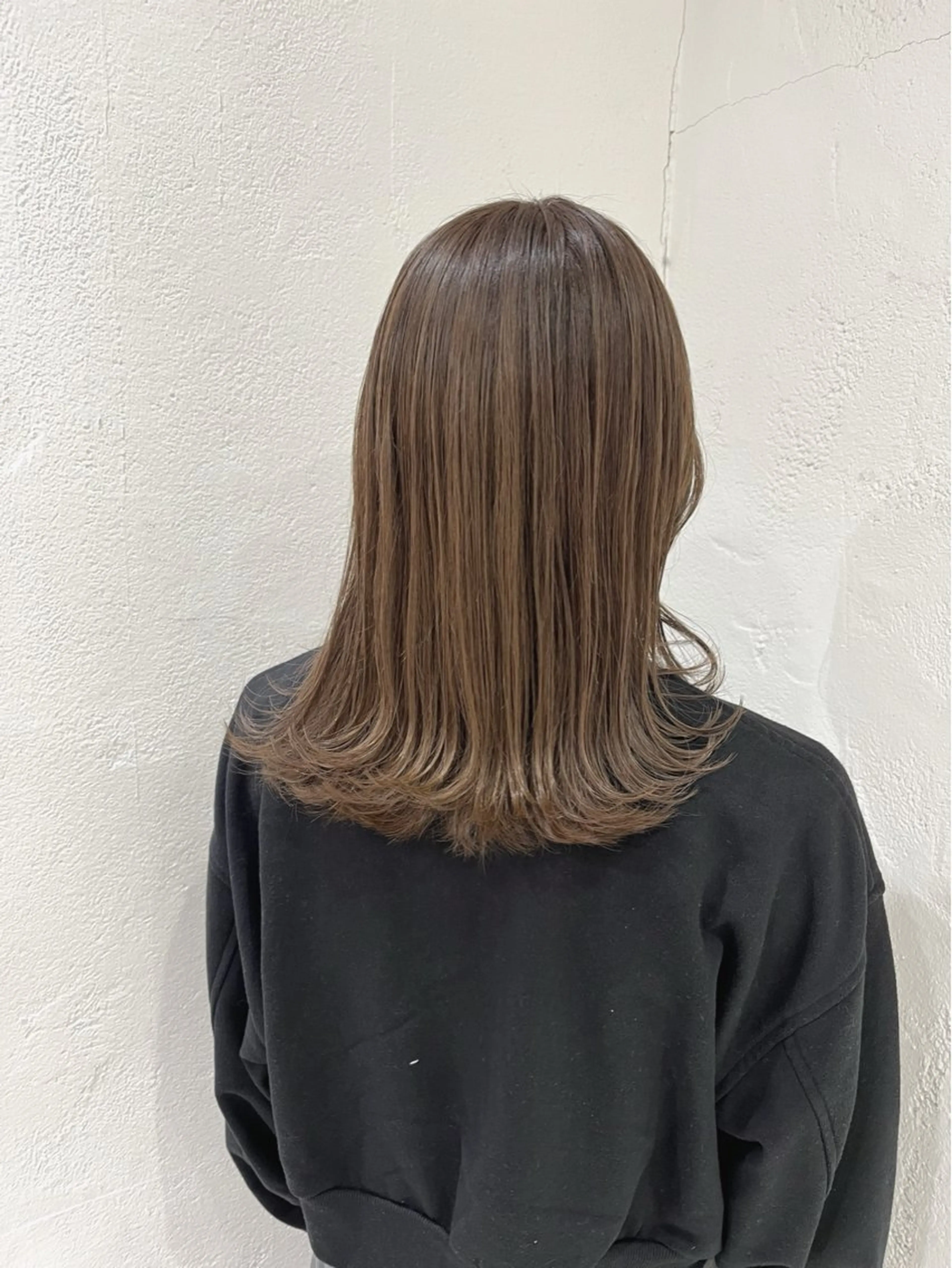 ミディアム カラー アッシュ ベージュカラー グラデーションカラー ハイライトカラー ハイライト カット ヘアカラー トリートメント 透明感カラー/ 髪質改善/ストレートのヘアスタイル