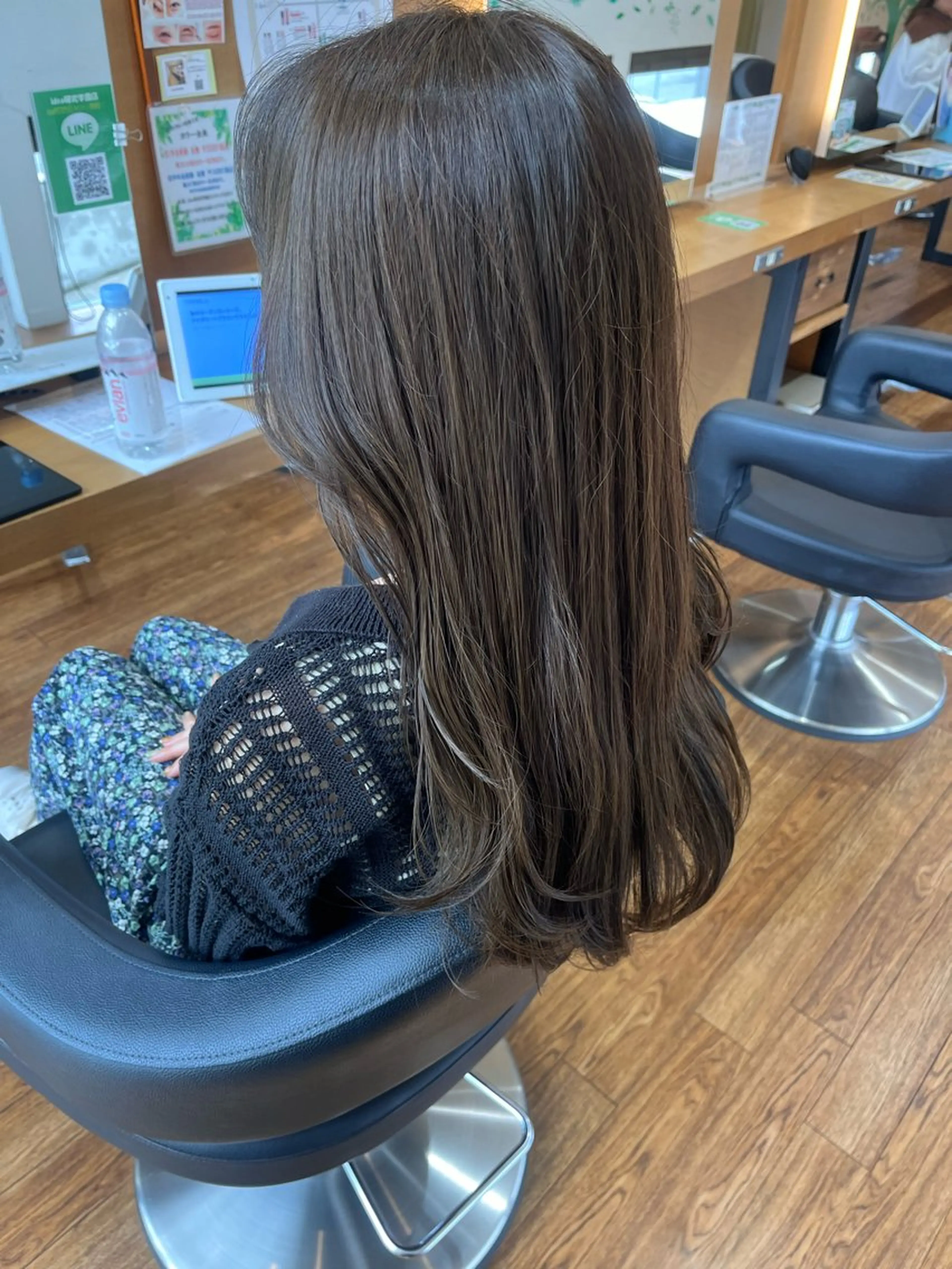 ロング カラー ブラウンカラー オリーブブラウン idea研究学園店所属・艶髪／レイヤーカット 塚越　紗菜のヘアスタイル