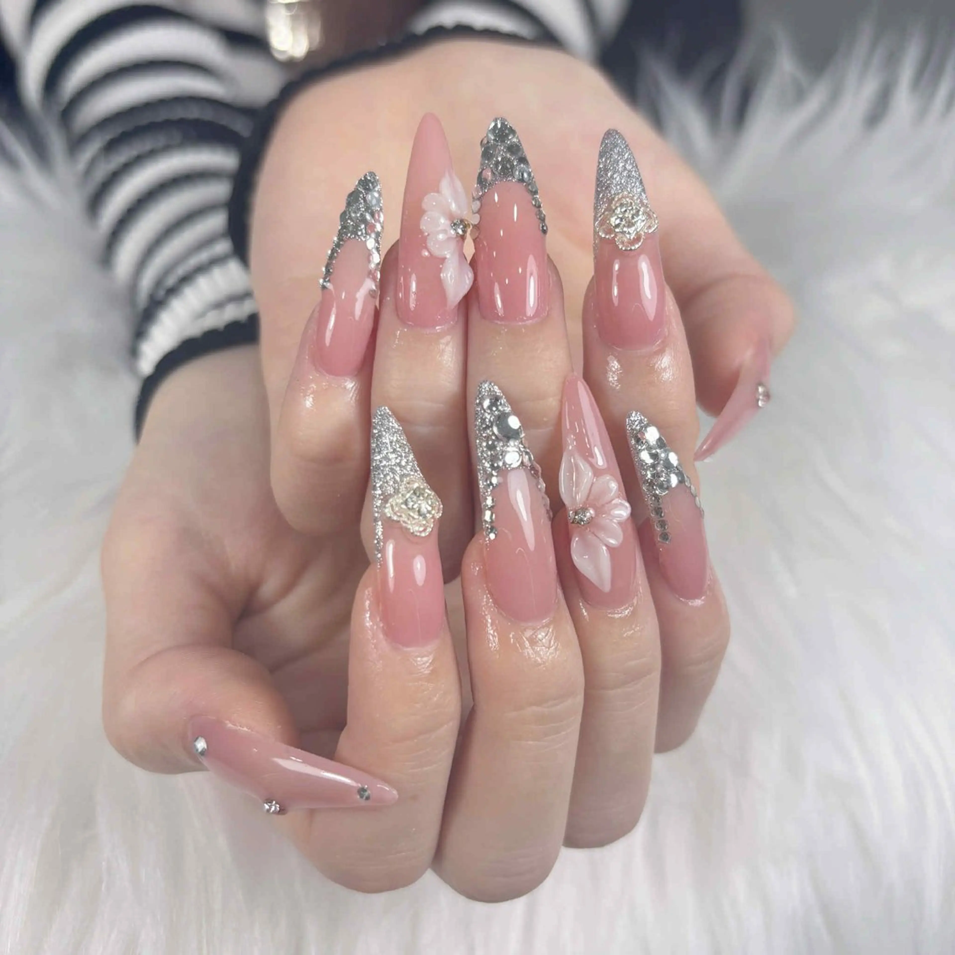 ネイル QUEENSNAIL STUDIOのネイルデザイン